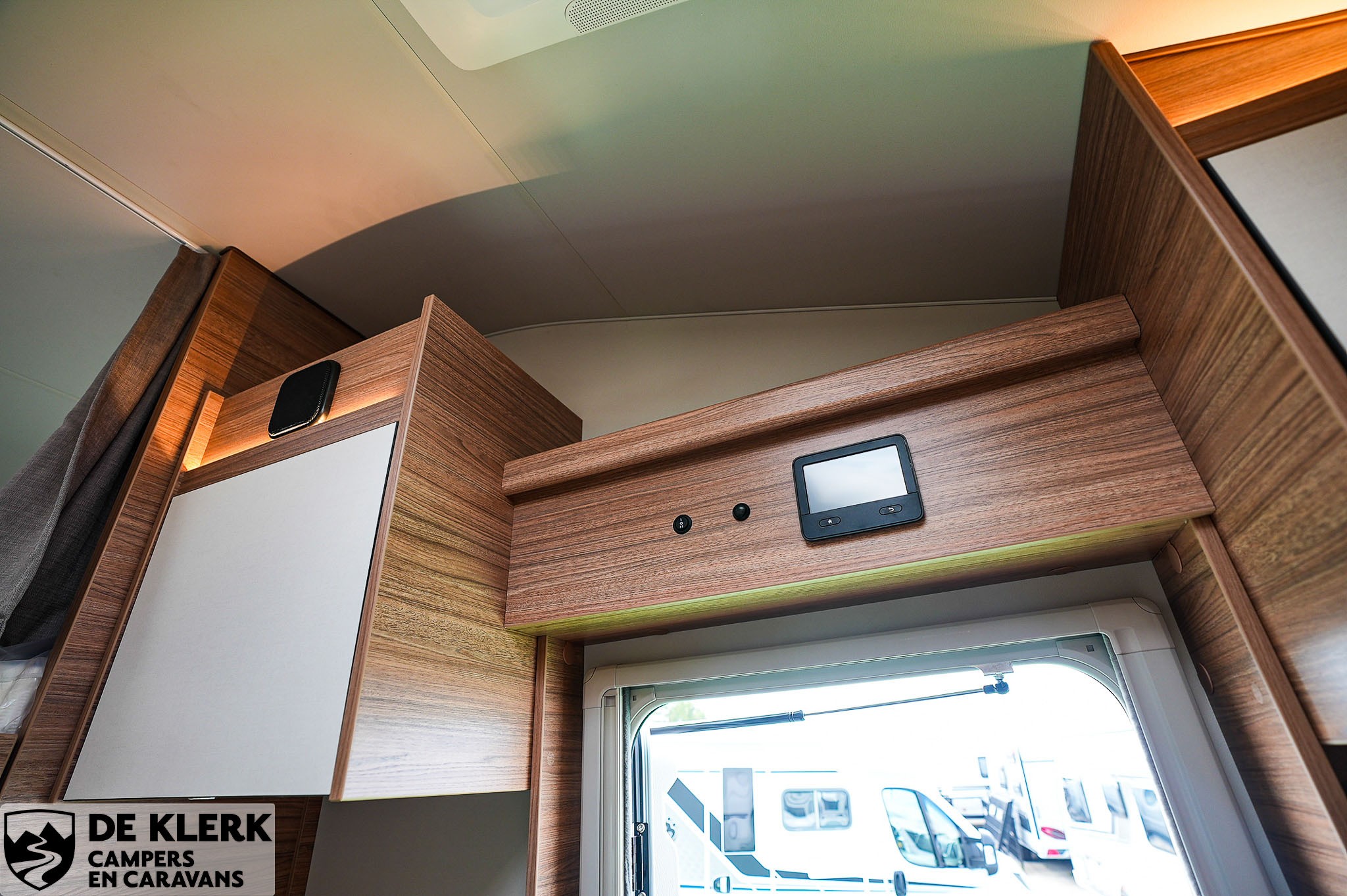 WEINSBERG CaraHome 650 MEG Showroomuitve