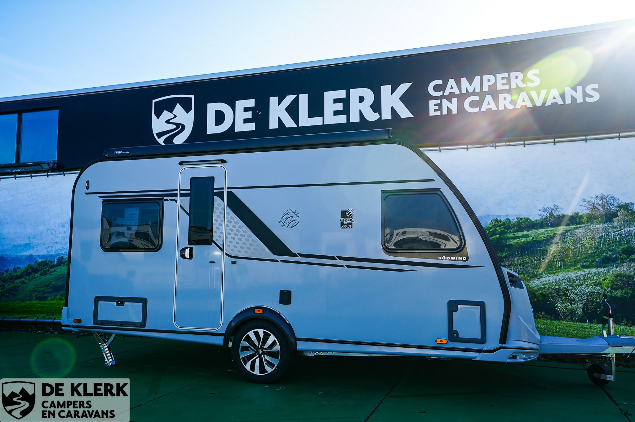 KNAUS SUDWIND 450 FU Black Selection