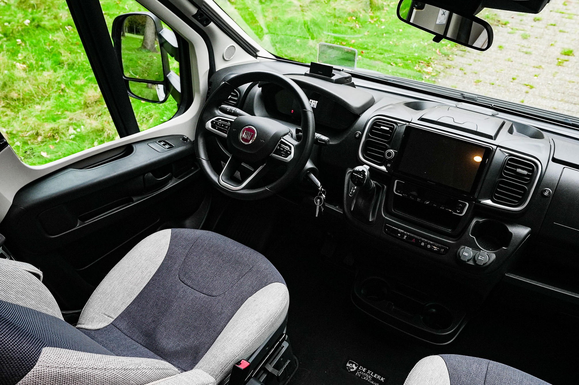 WEINSBERG CaraSuite 650 MF Showroomuitve