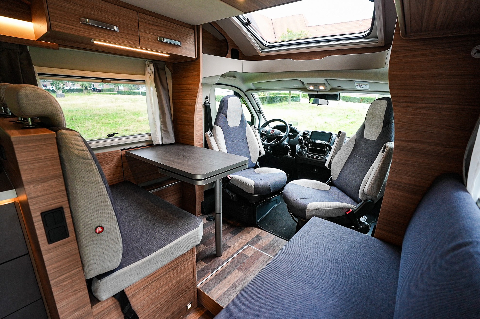 WEINSBERG CaraSuite 650 MF Showroomuitve