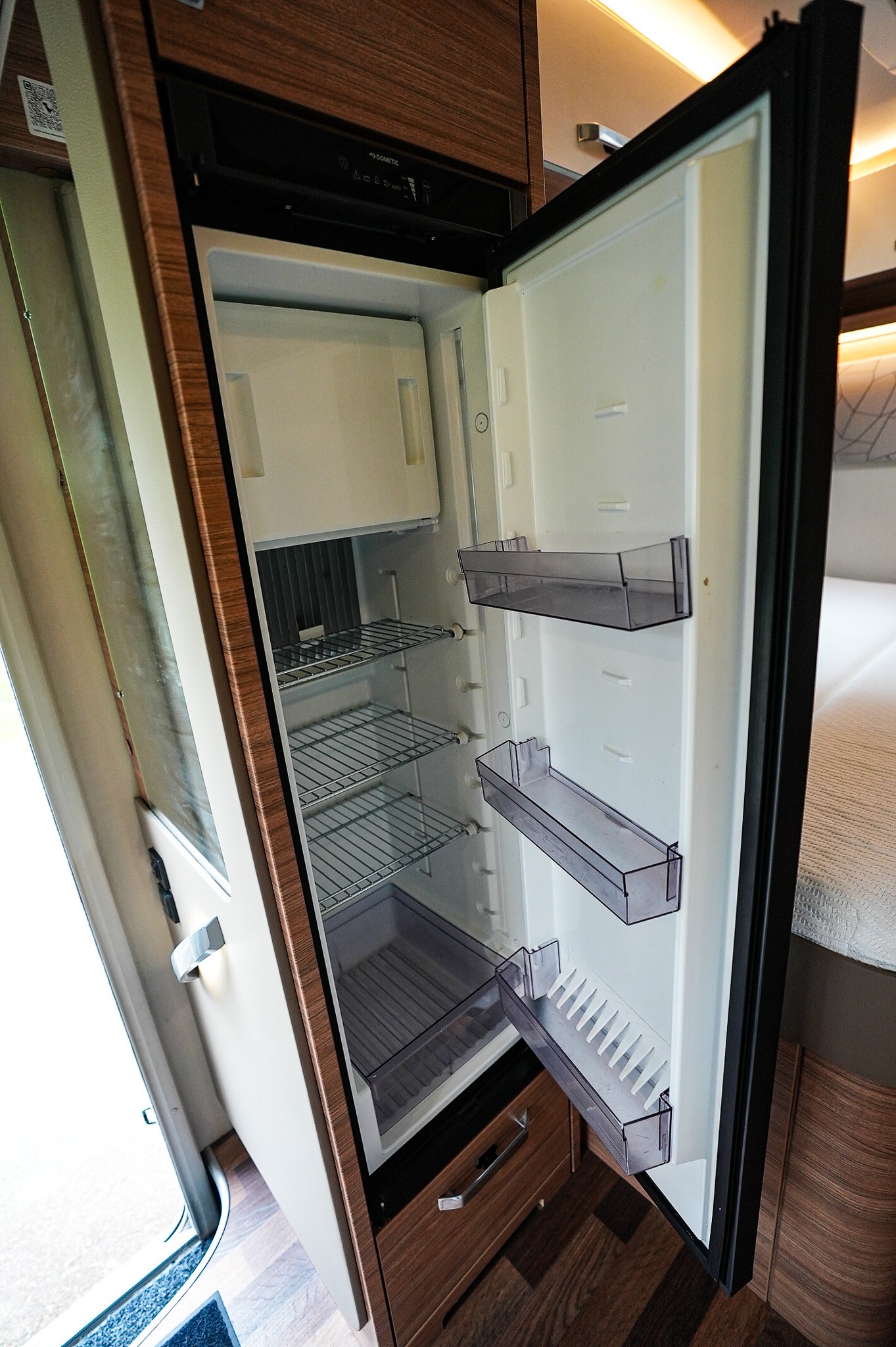 WEINSBERG CaraSuite 650 MF Showroomuitve