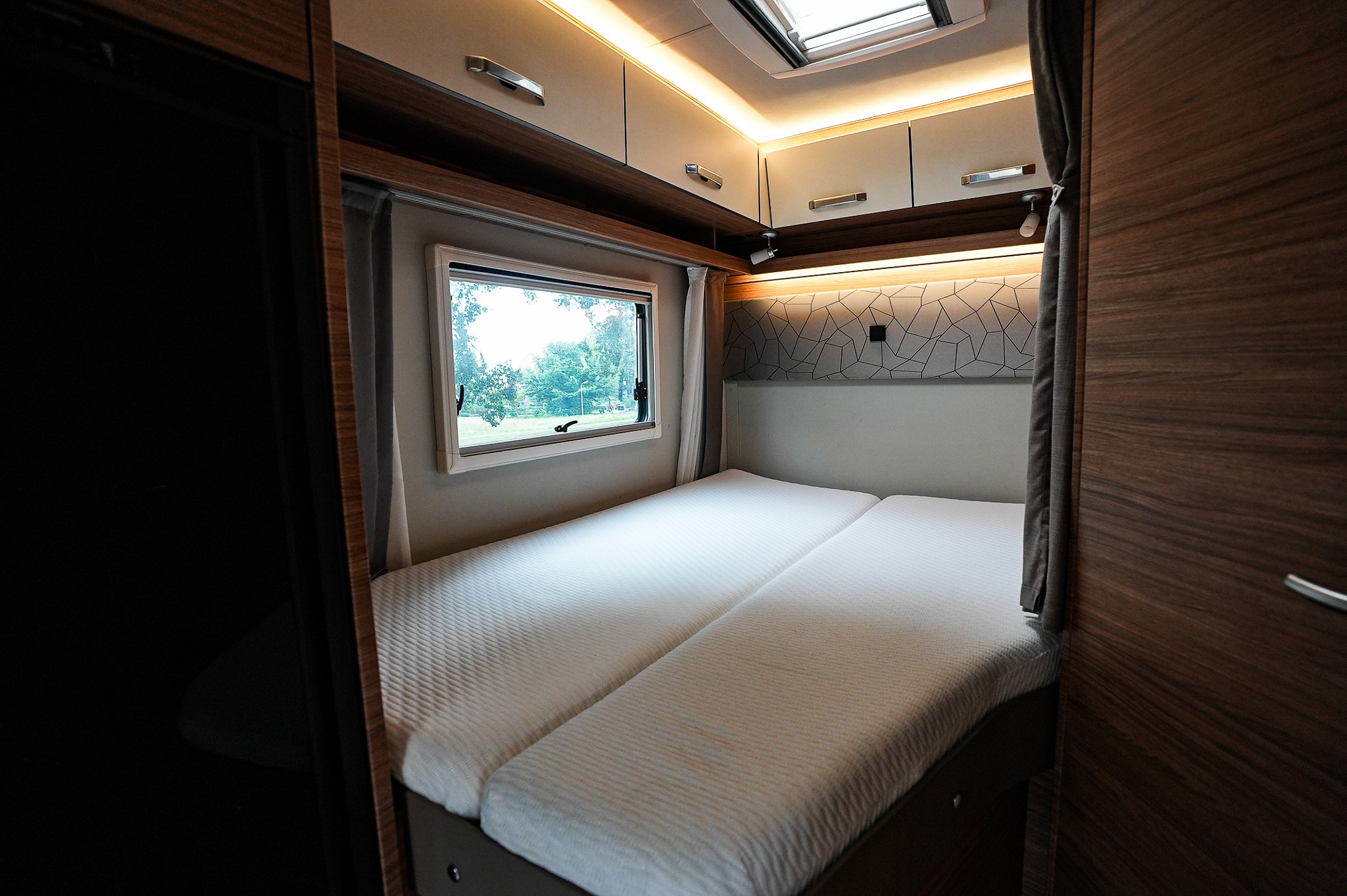 WEINSBERG CaraSuite 650 MF Showroomuitve