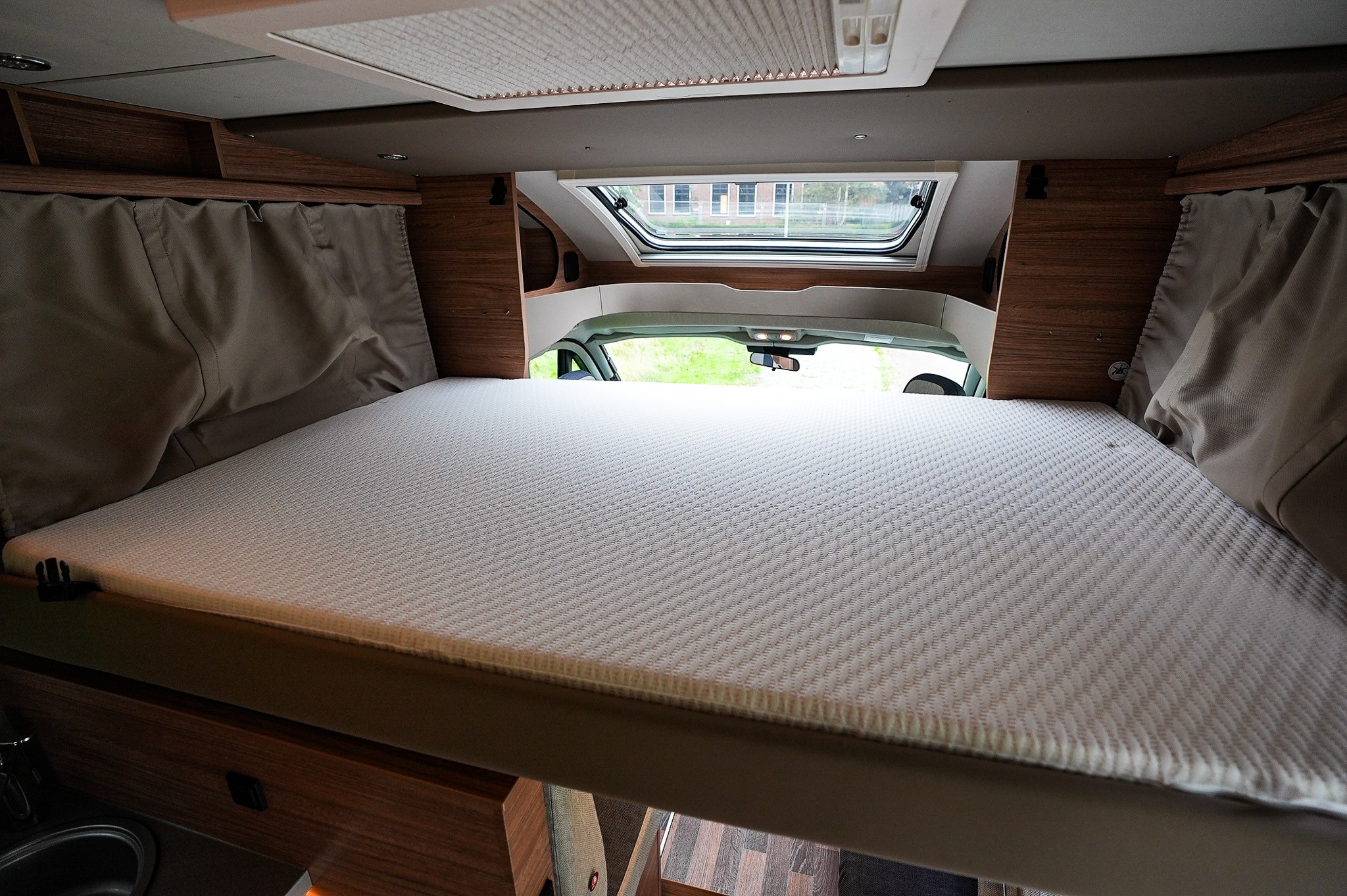 WEINSBERG CaraSuite 650 MF Showroomuitve