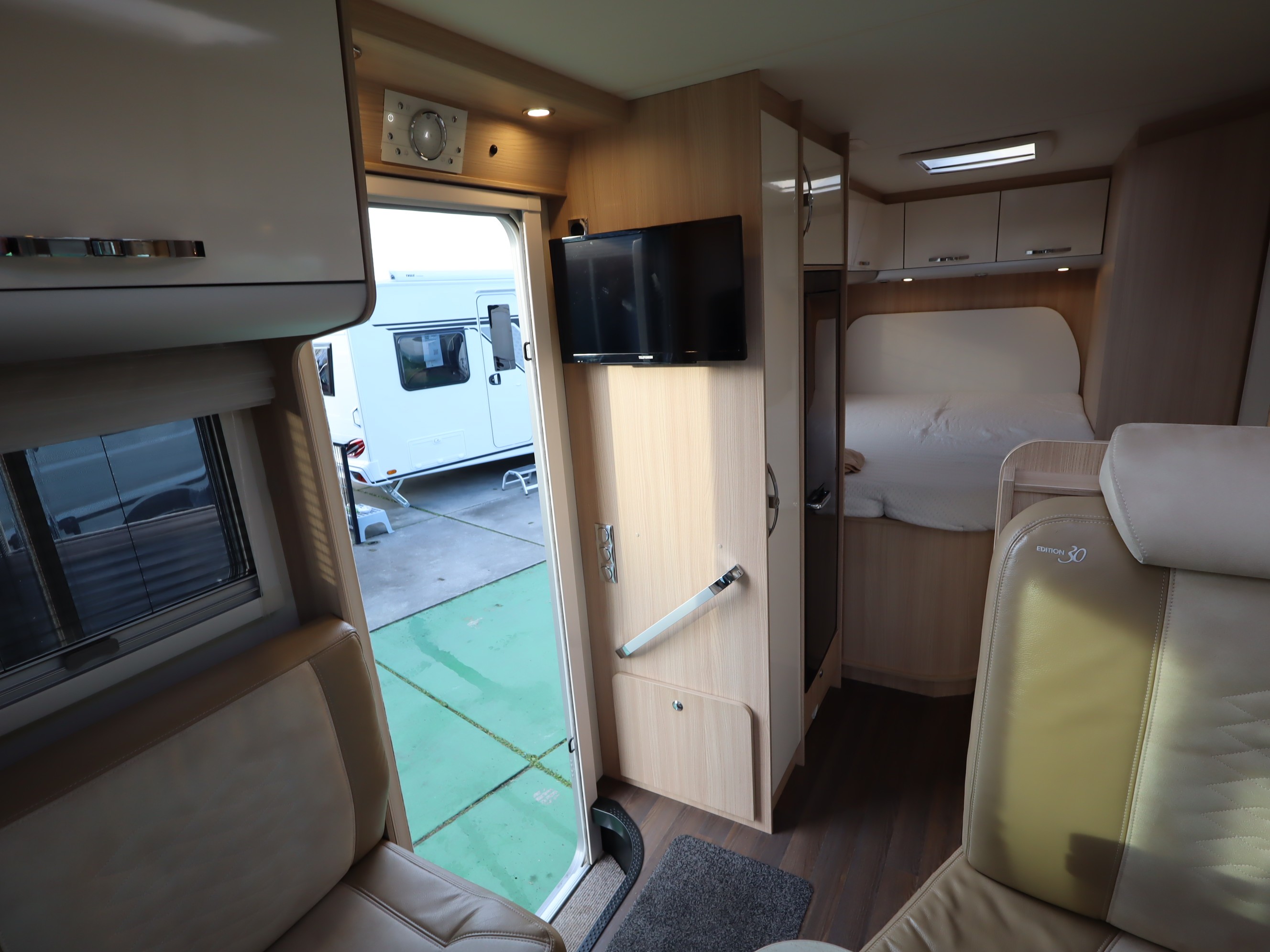 BURSTNER Nexxo T660  30 Edition