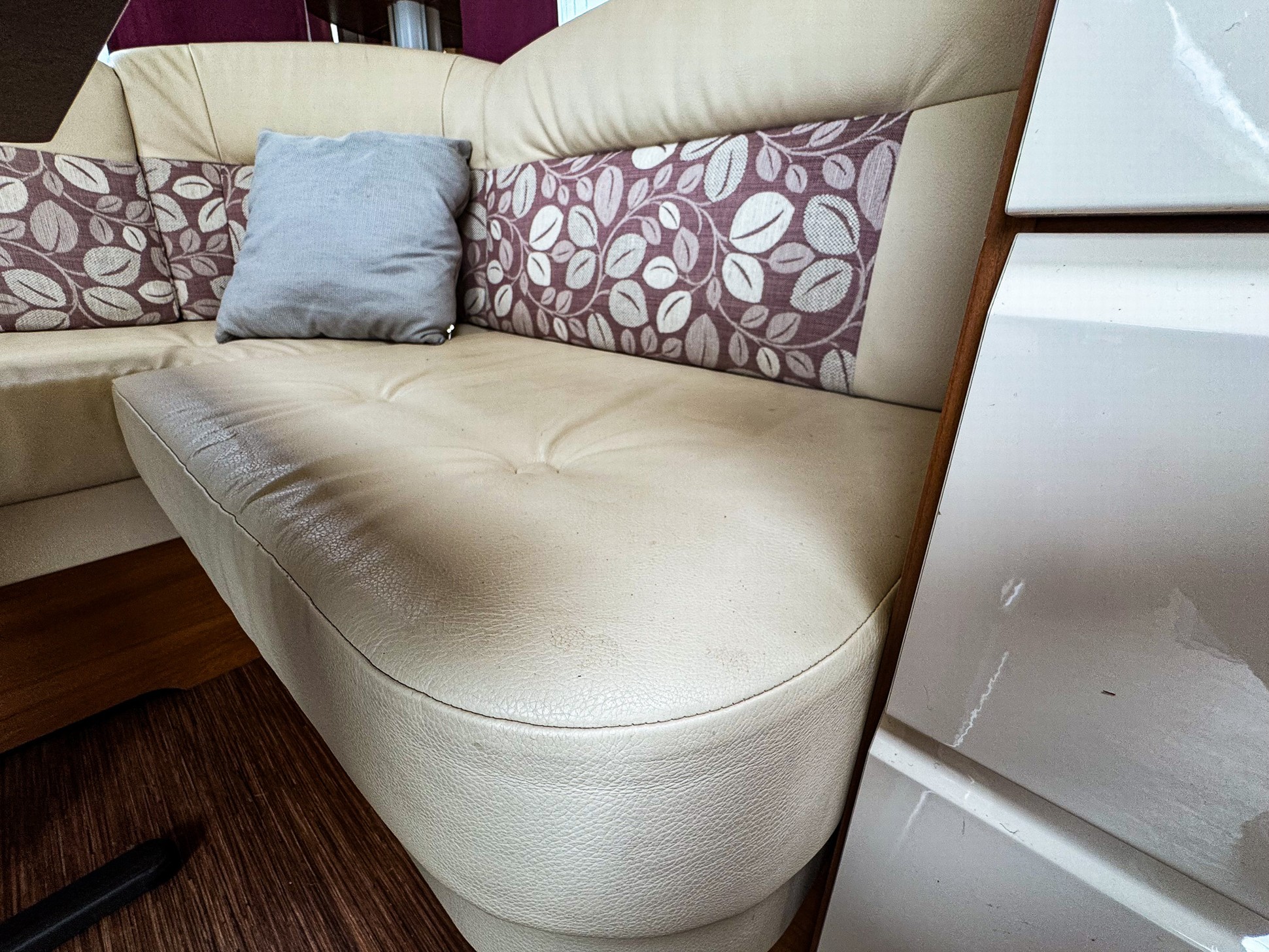 HOBBY DE LUXE 460 UFE Christmas Spec