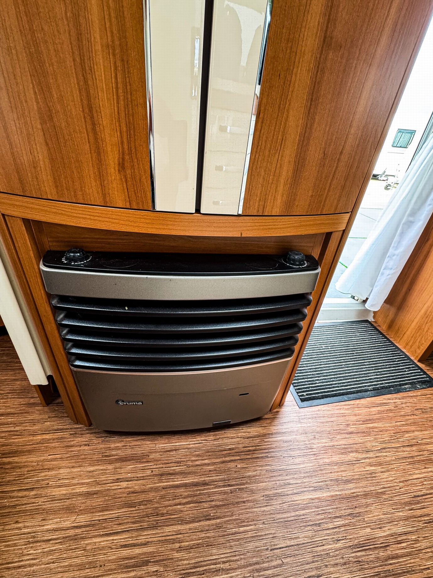 HOBBY DE LUXE 460 UFE Christmas Spec