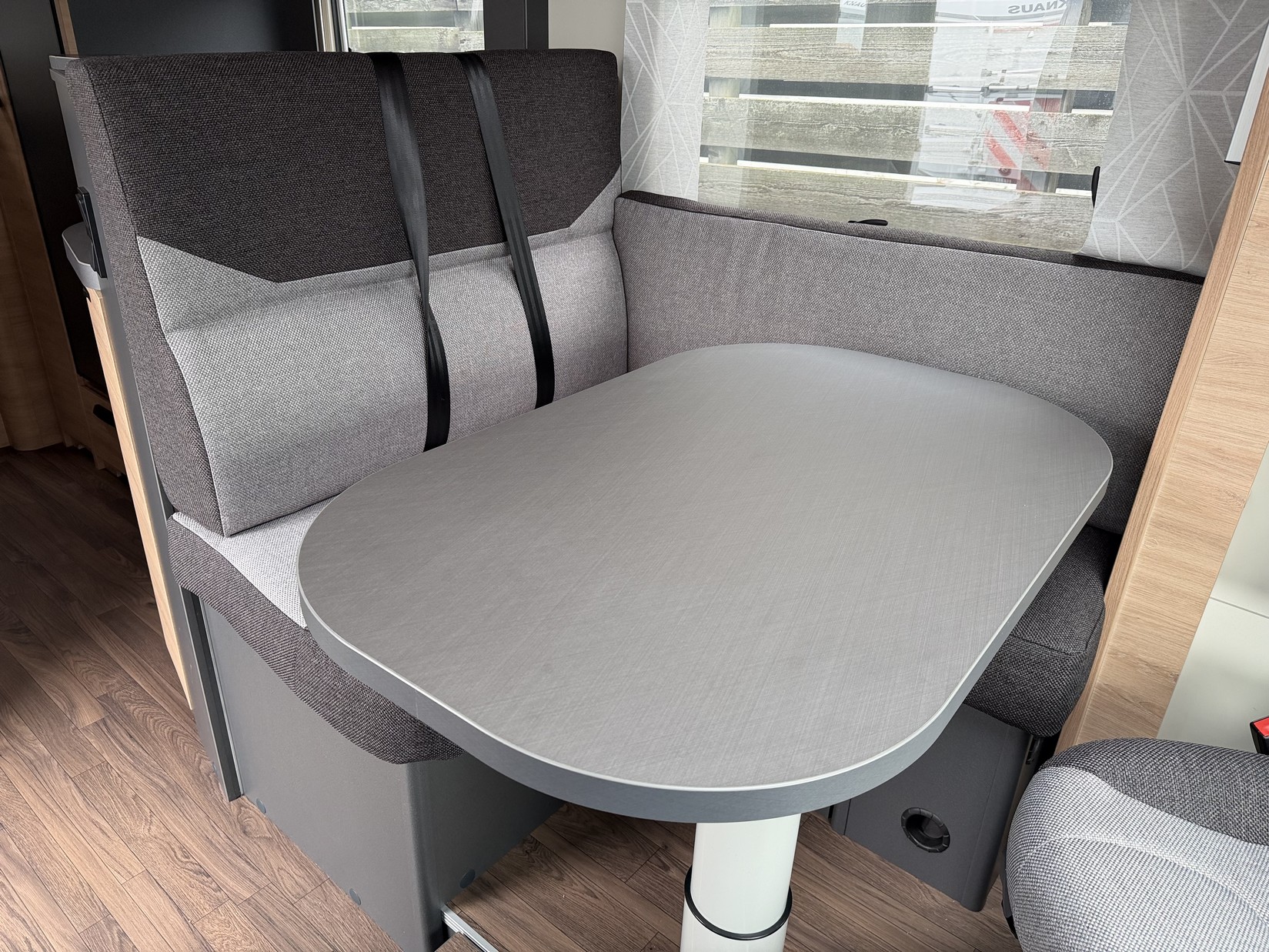 KNAUS LIVE Wave 700 MEG Platinum Sel