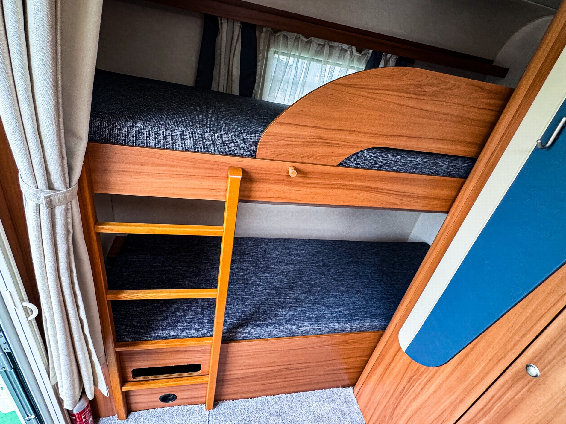 WEINSBERG CaraOne 400 LK