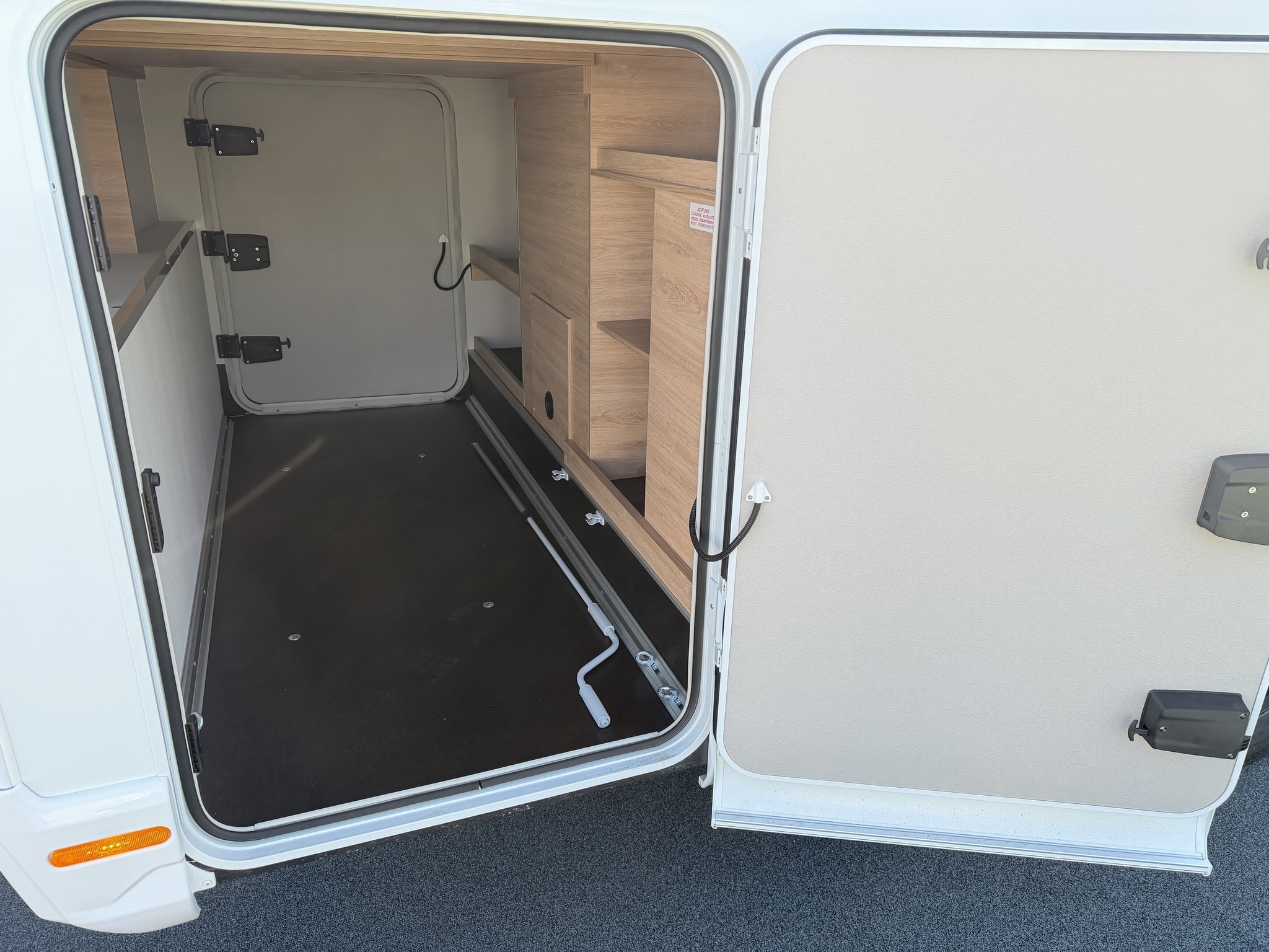 KNAUS LIVE I 700 MEG / Gratis Automa