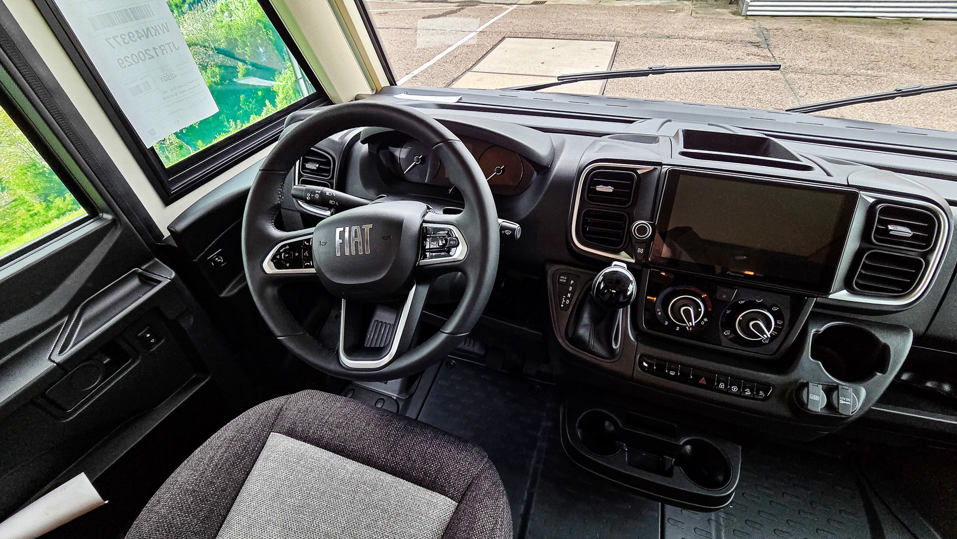 KNAUS LIVE I 700 MEG / Gratis Automa