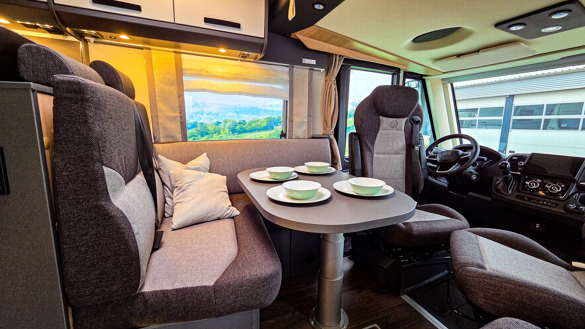 KNAUS LIVE I 700 MEG / Gratis Automa