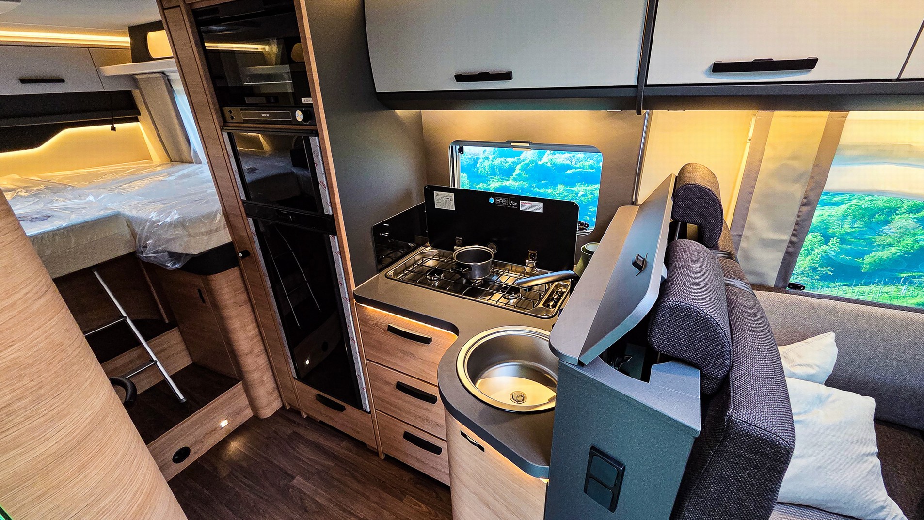 KNAUS LIVE I 700 MEG / Gratis Automa