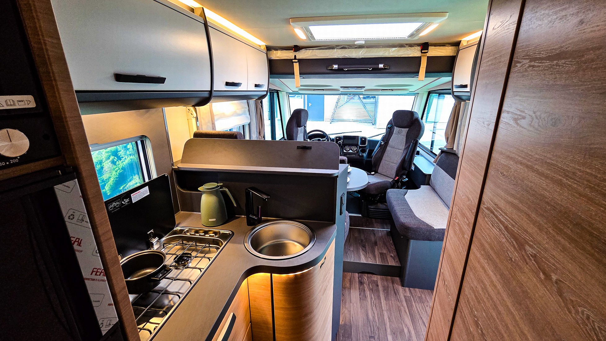 KNAUS LIVE I 700 MEG / Gratis Automa