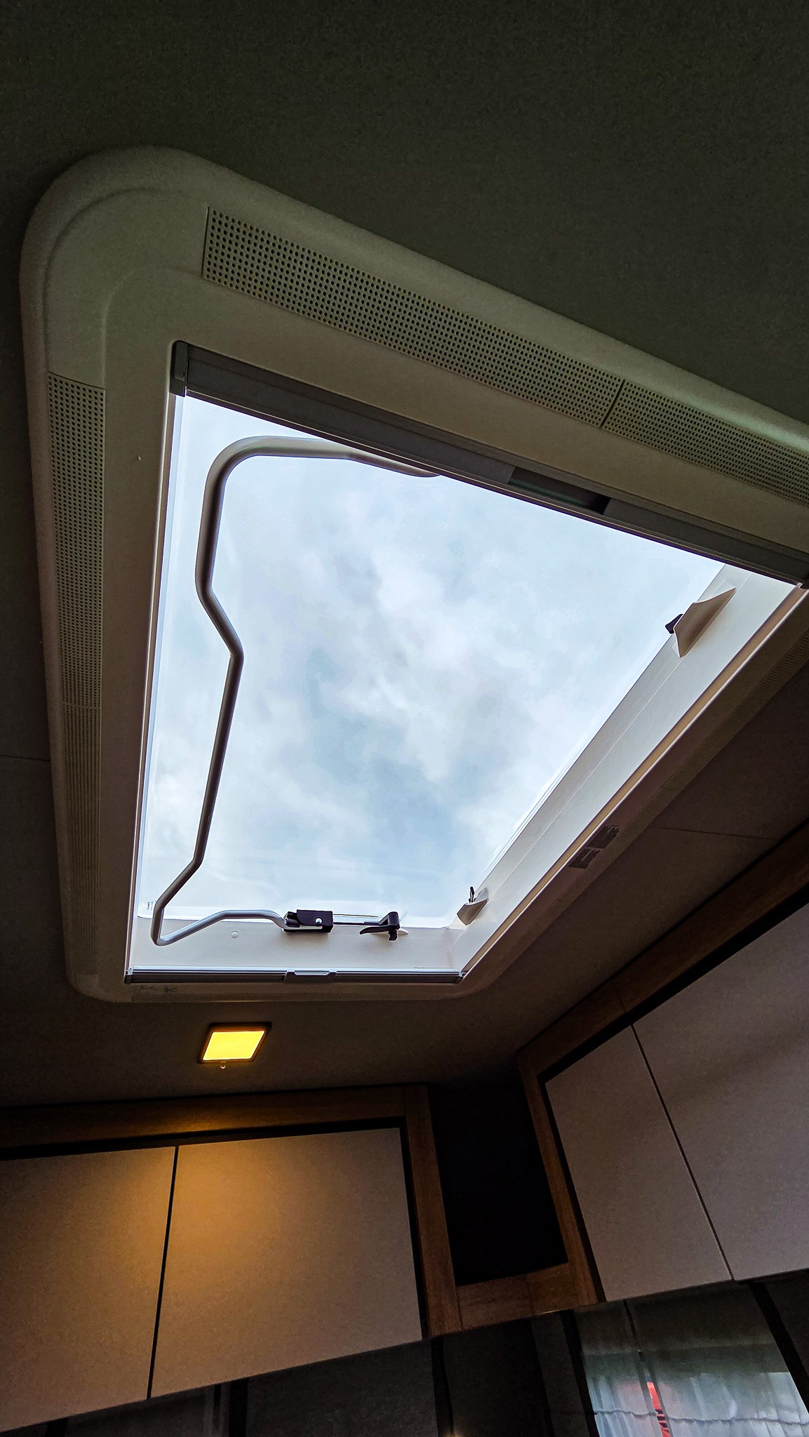 KNAUS SPORT 400 LK Showroomuitverkoo