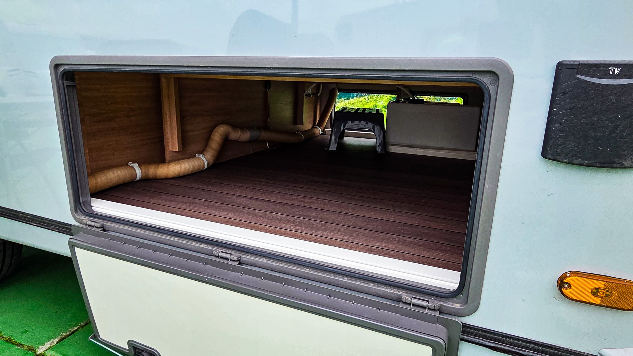 KNAUS SUDWIND 420 QD Black Selection