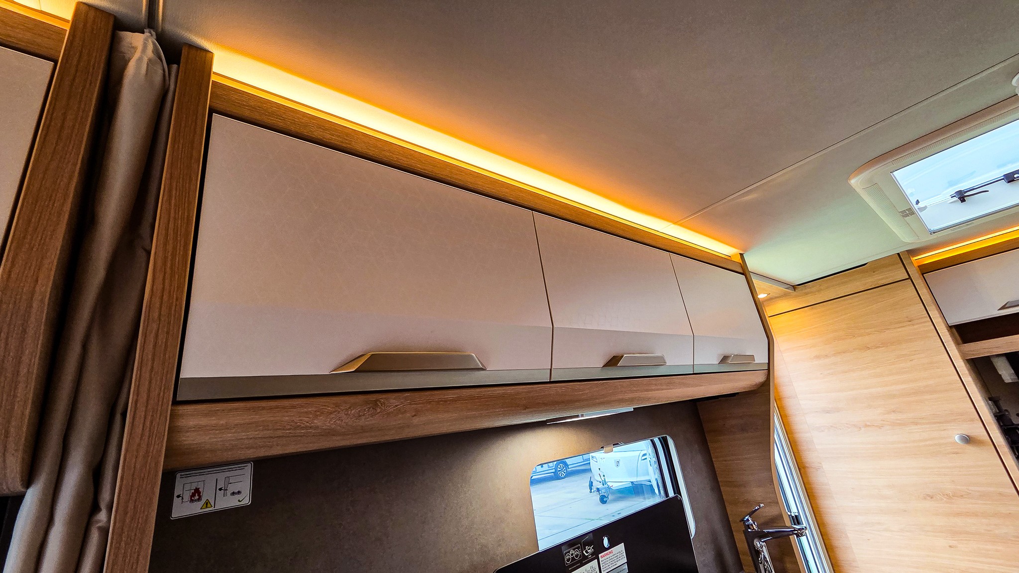 KNAUS SUDWIND 420 QD Black Selection