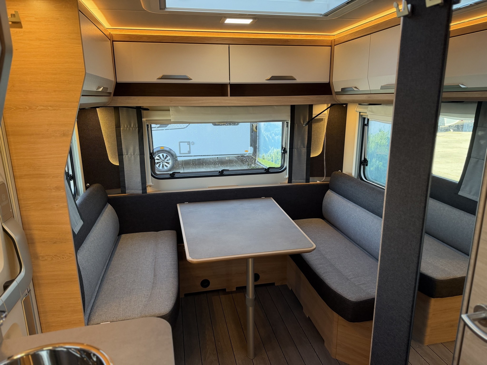 KNAUS SUDWIND 460 EU Black Selection