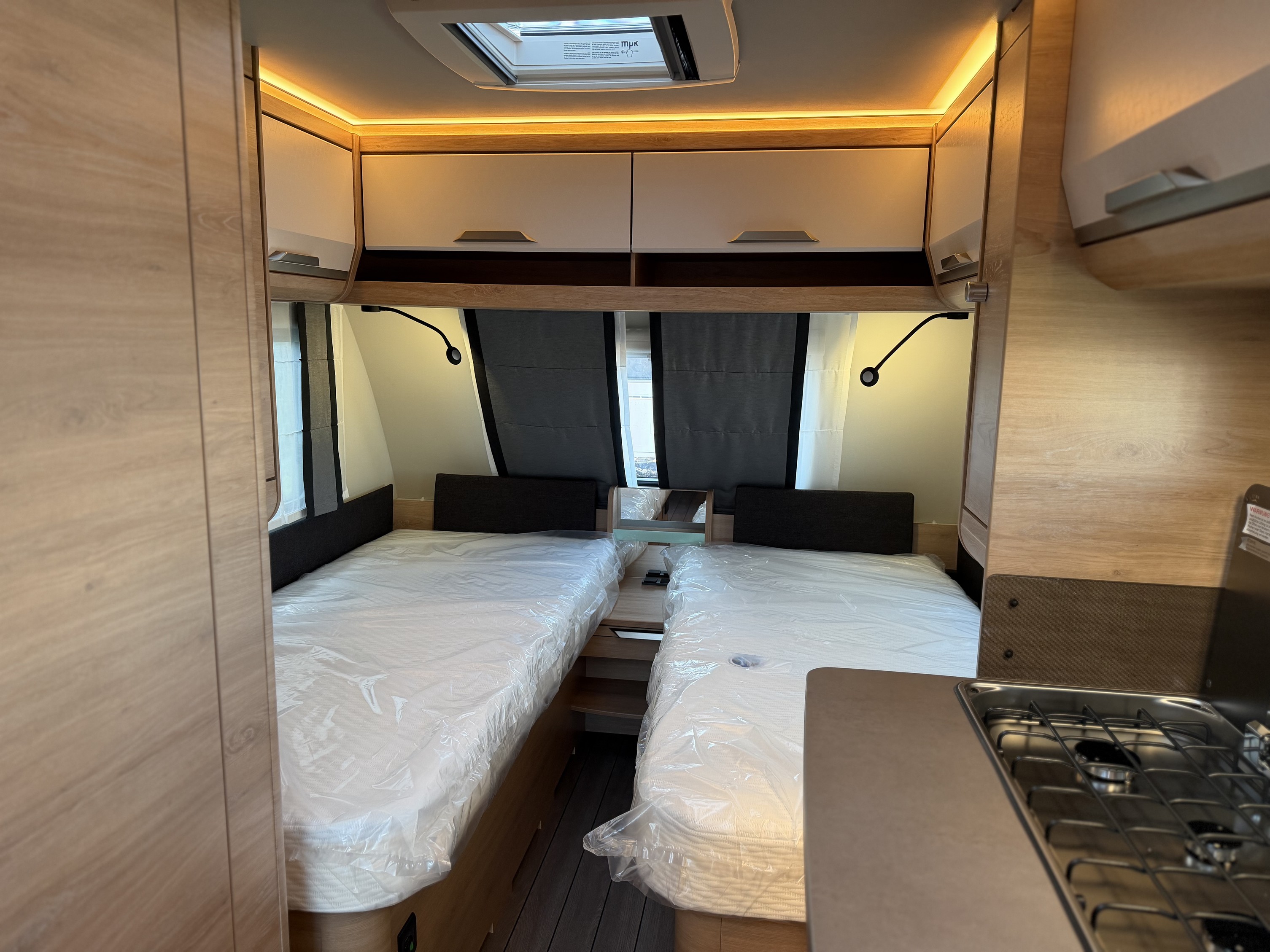 KNAUS SUDWIND 460 EU Black Selection