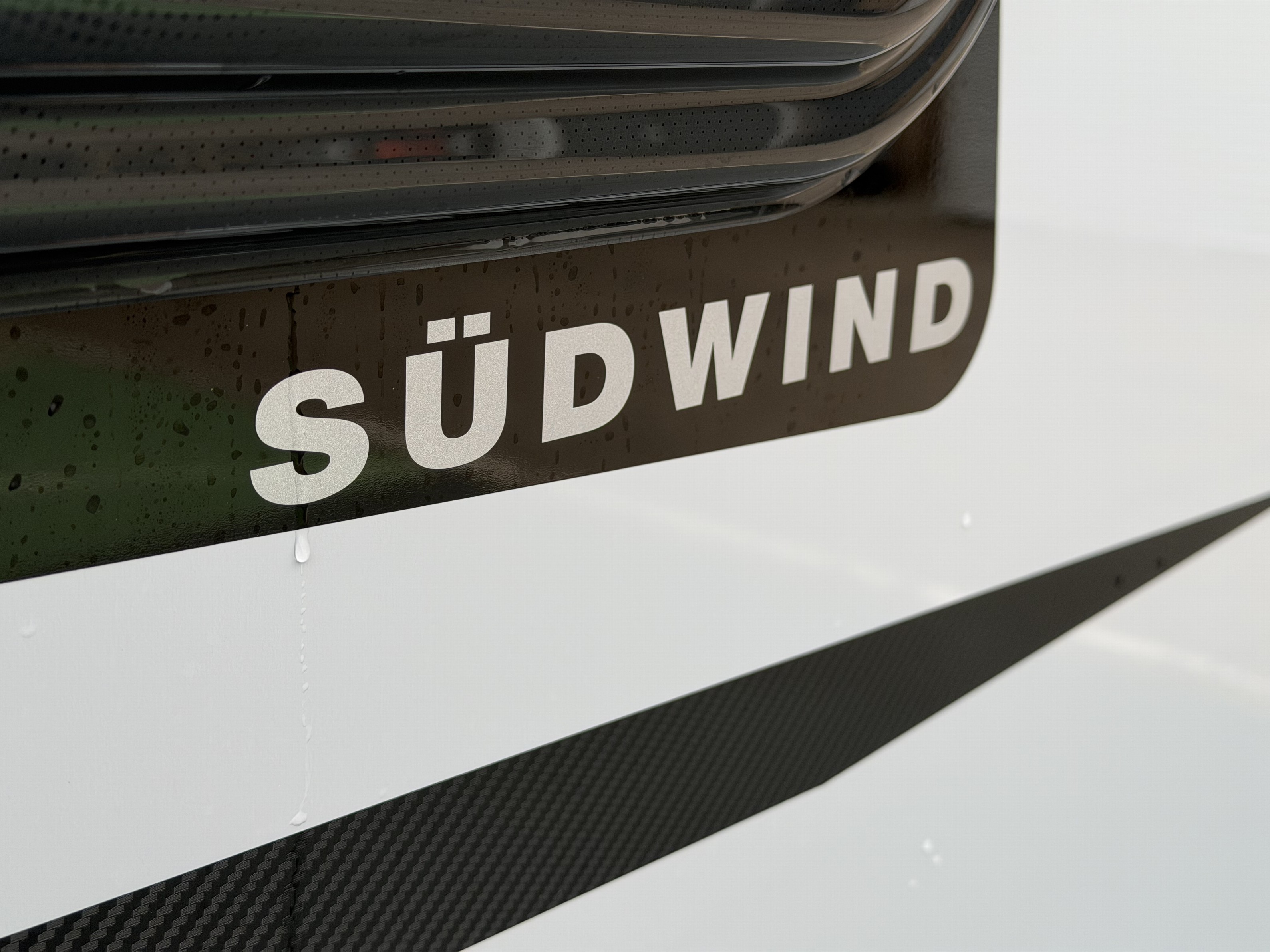 KNAUS SUDWIND 460 EU Black Selection