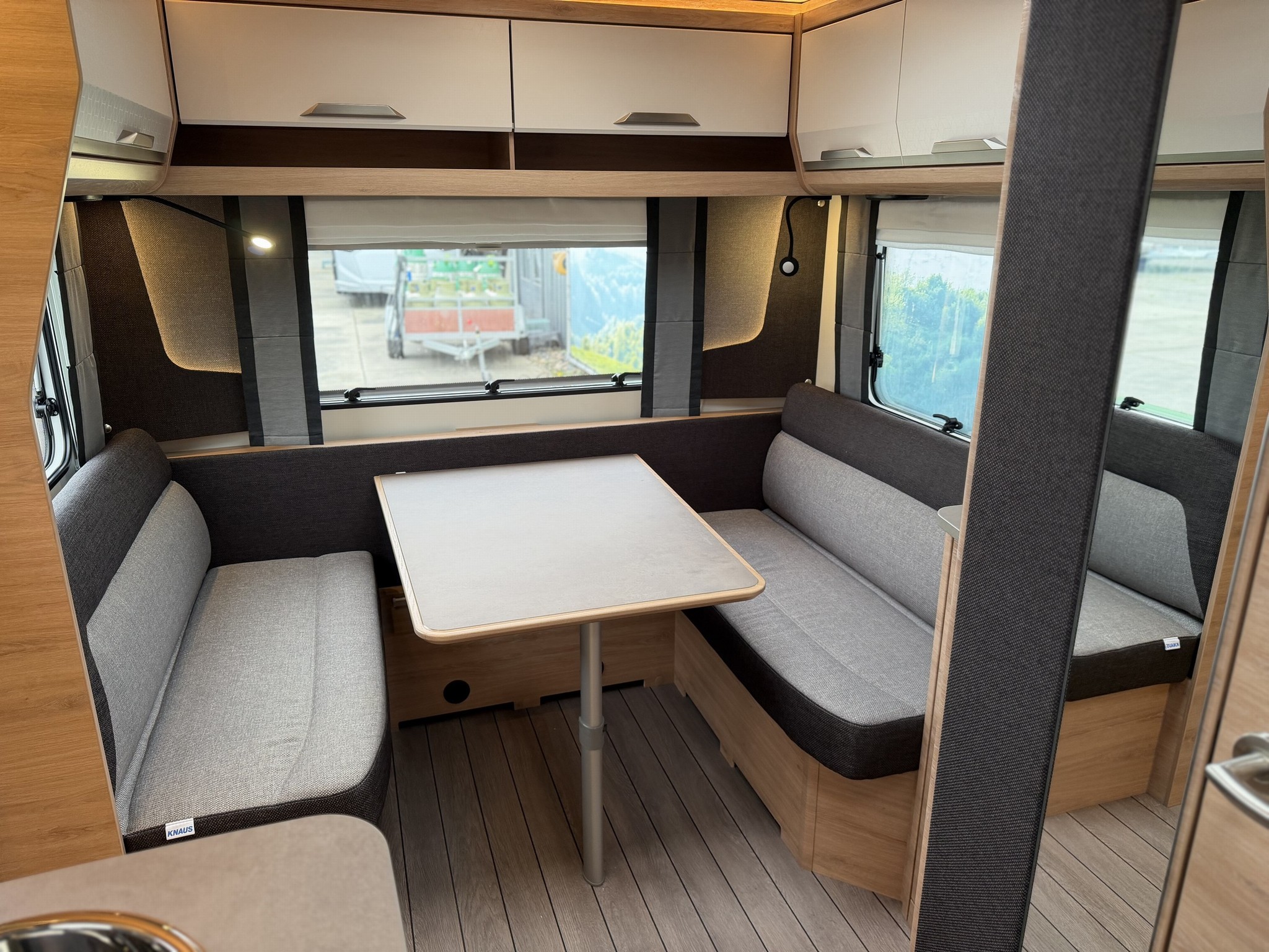 KNAUS SUDWIND 460 EU Black Selection