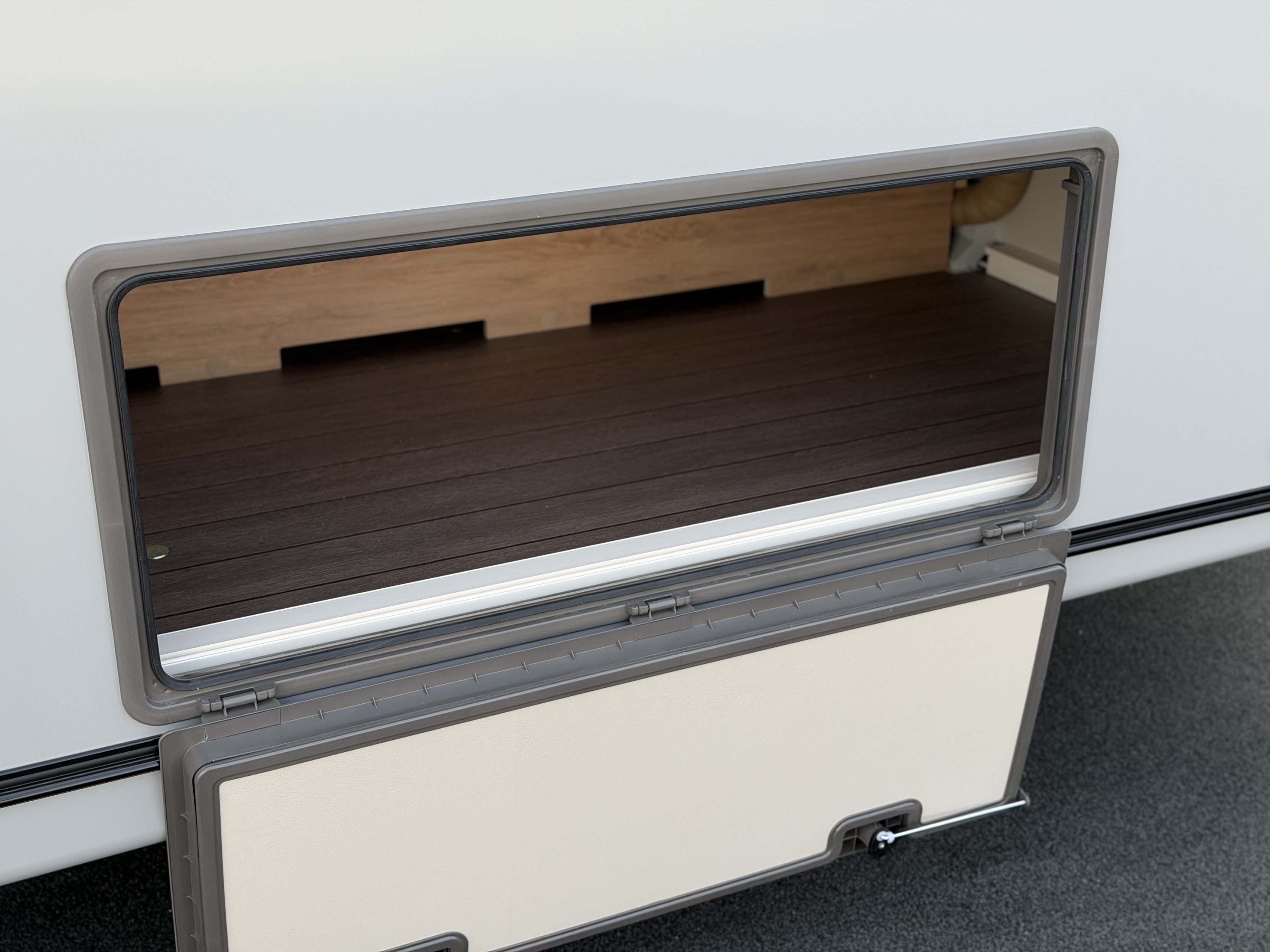 KNAUS SUDWIND  500 EU BlackSelection