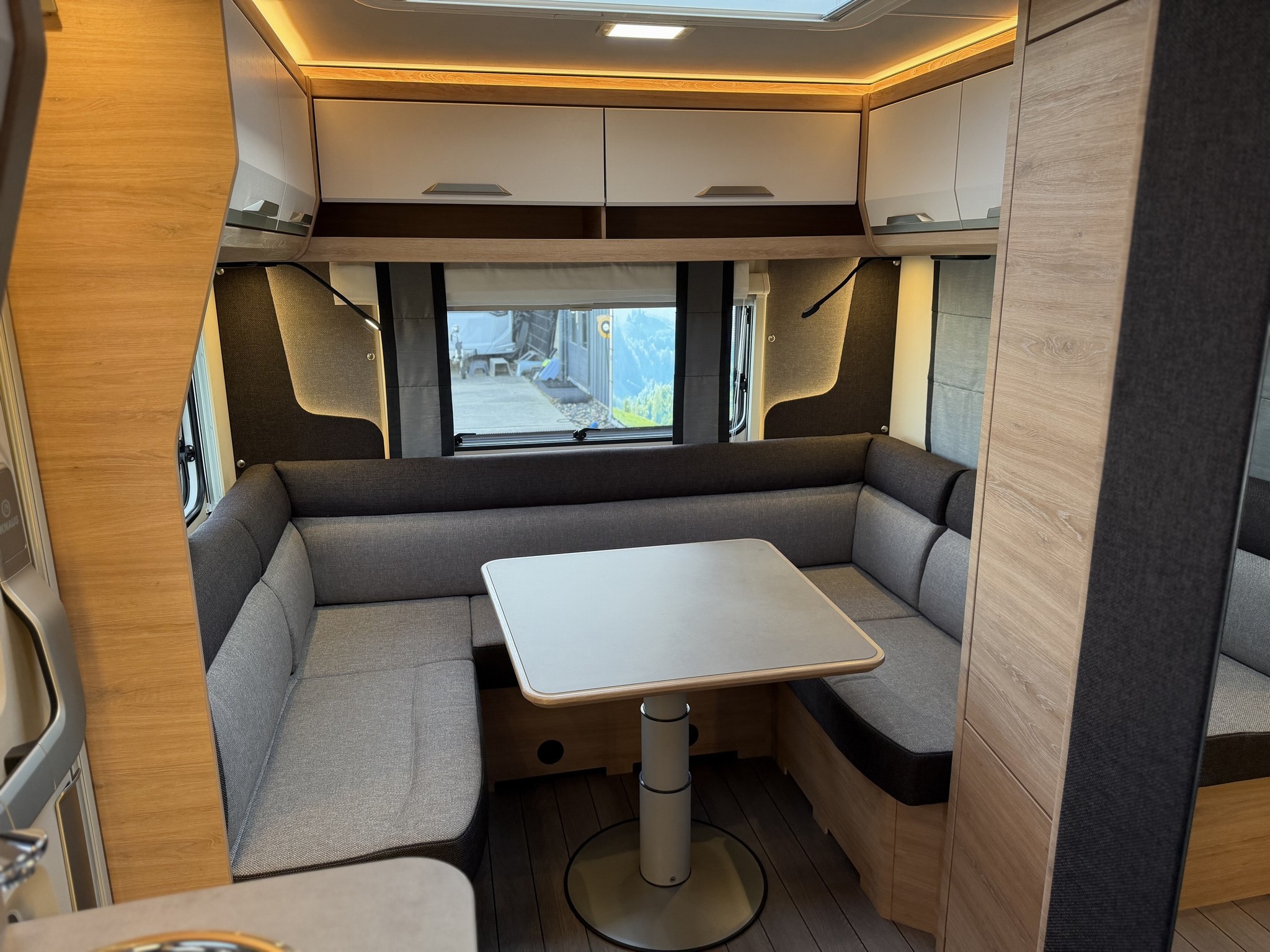 KNAUS SUDWIND  500 EU BlackSelection