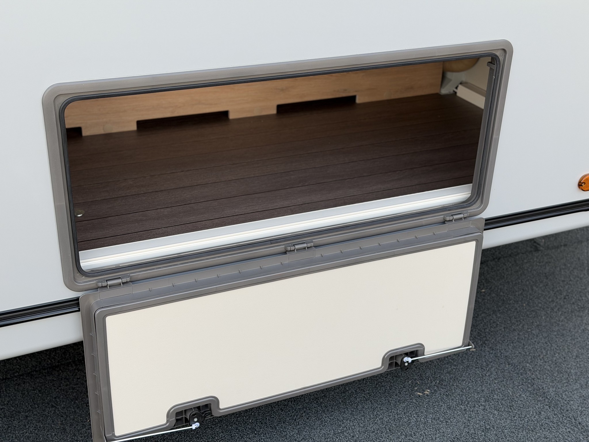 KNAUS SUDWIND  500 EU BlackSelection