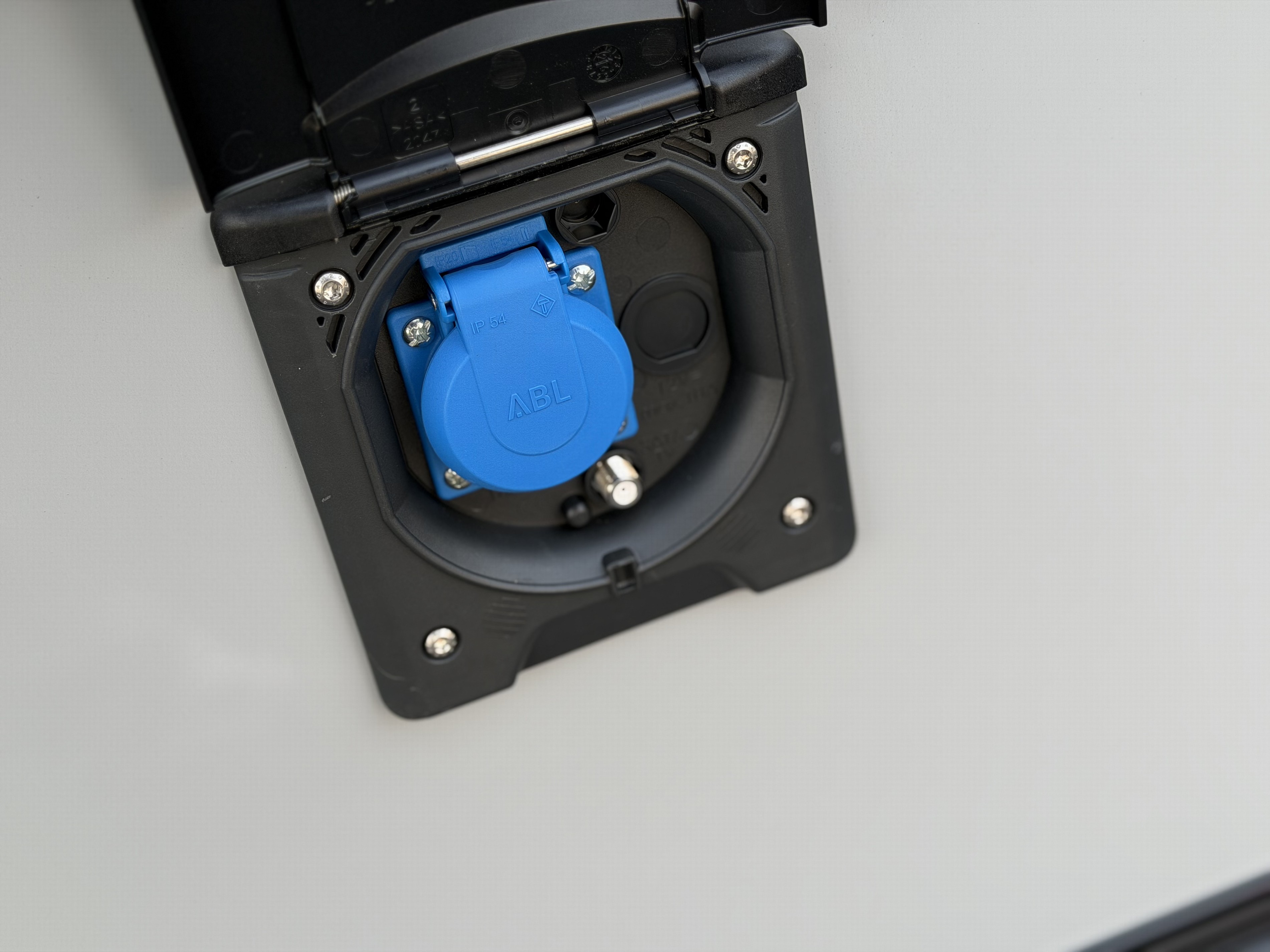 KNAUS SUDWIND  500 EU BlackSelection