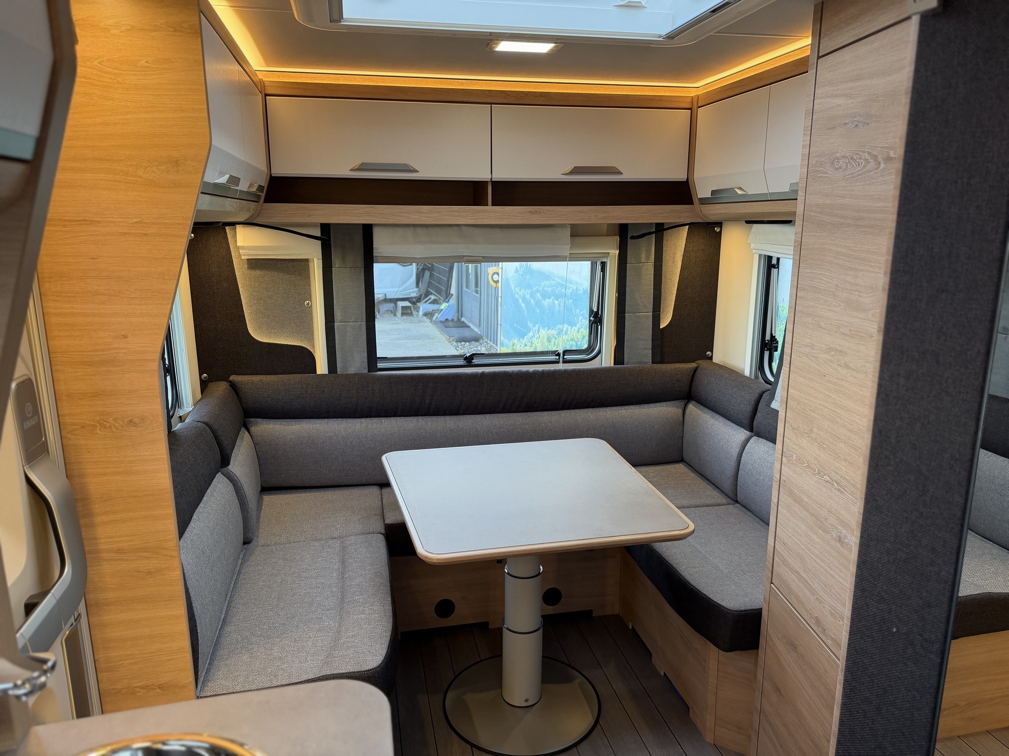 KNAUS SUDWIND  500 EU BlackSelection