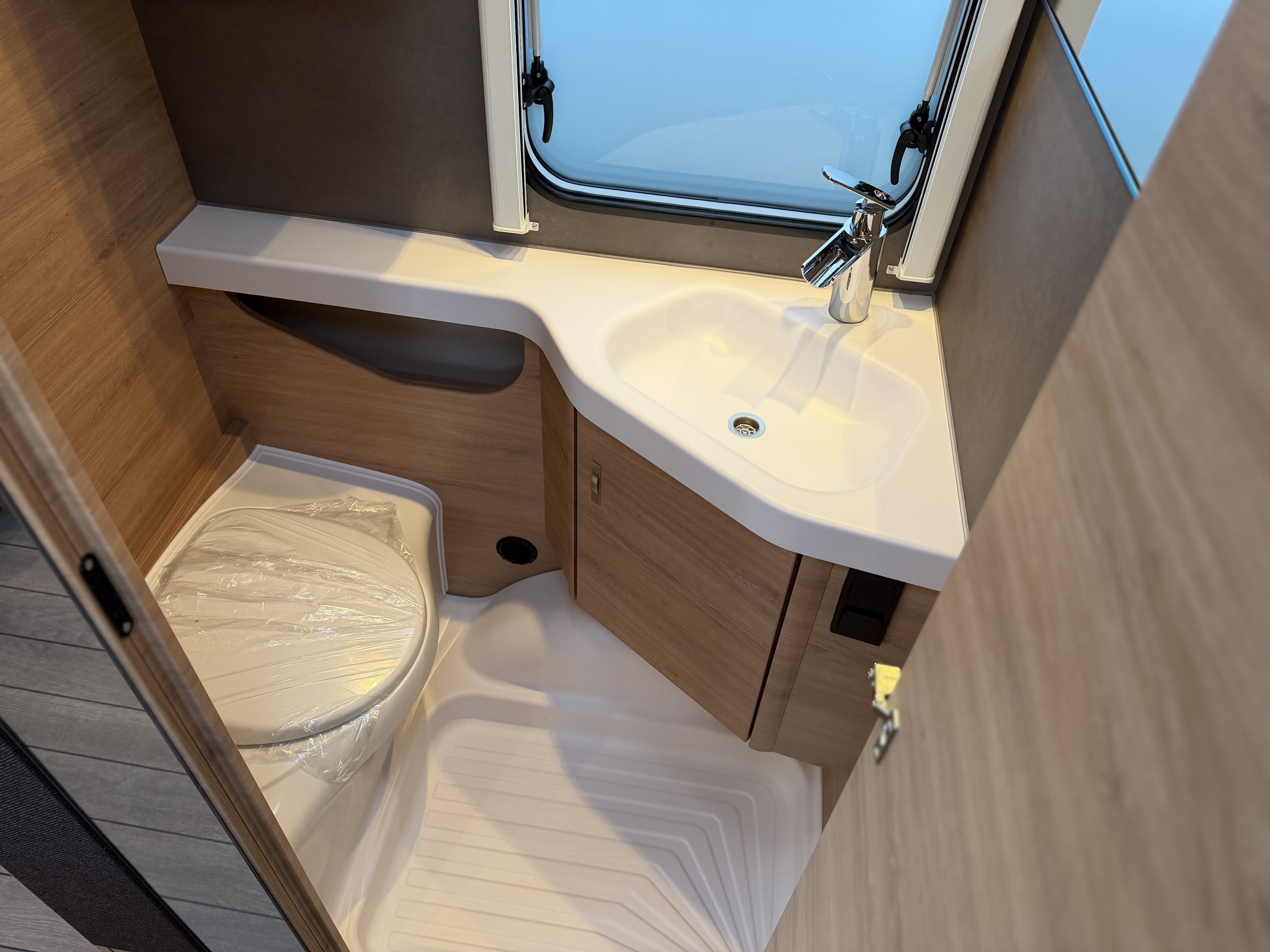 KNAUS SUDWIND  500 EU BlackSelection