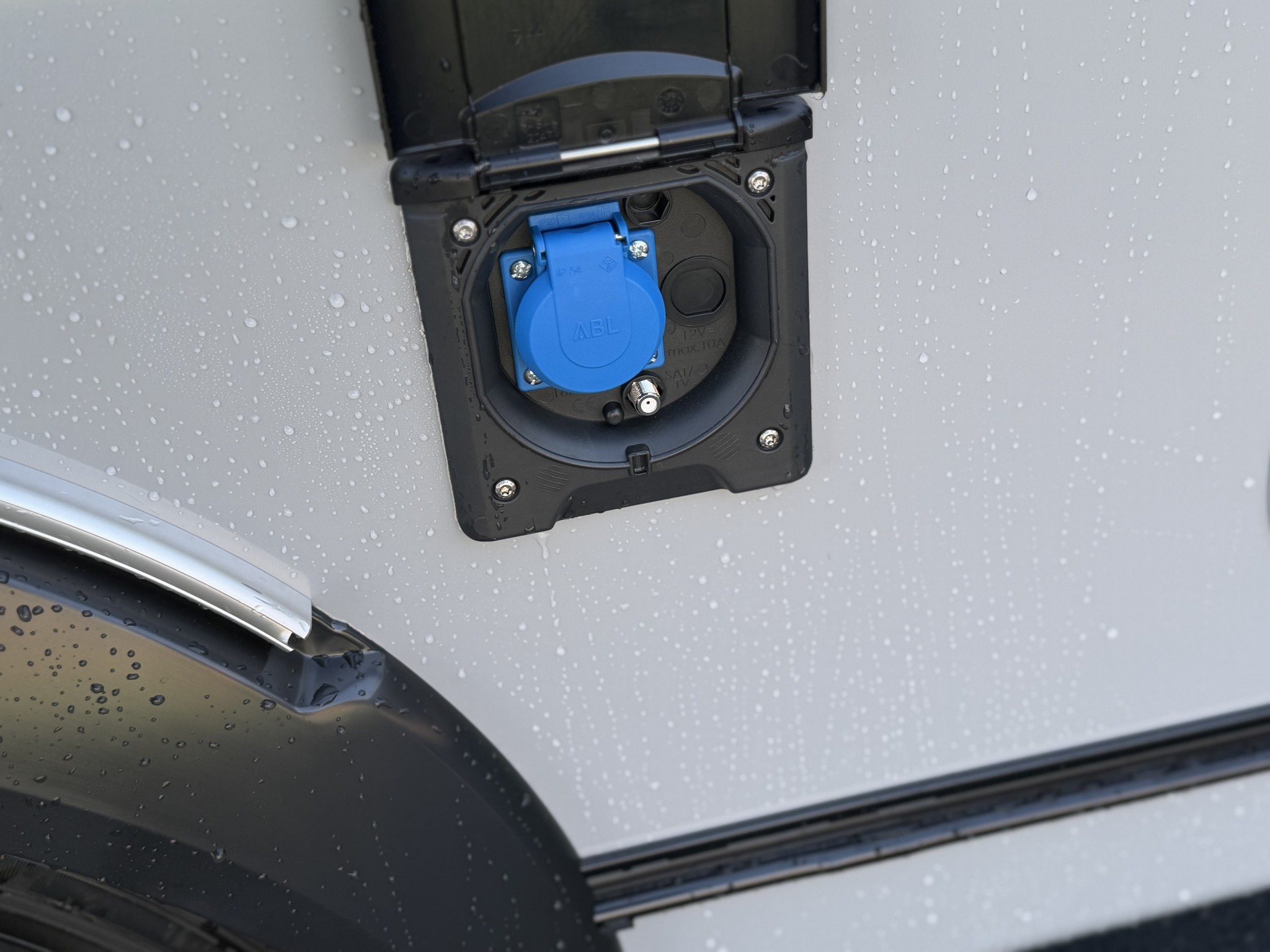 KNAUS SUDWIND 580 QS Black Selection