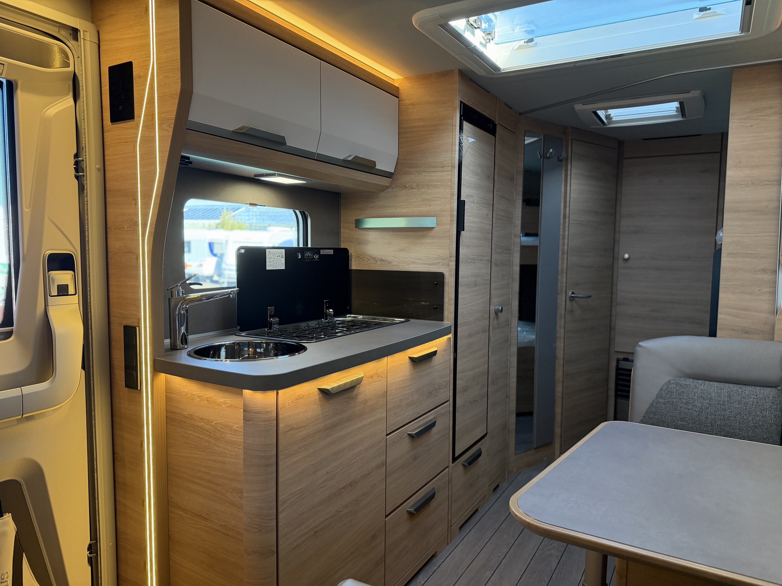 KNAUS SUDWIND 580 QS Black Selection