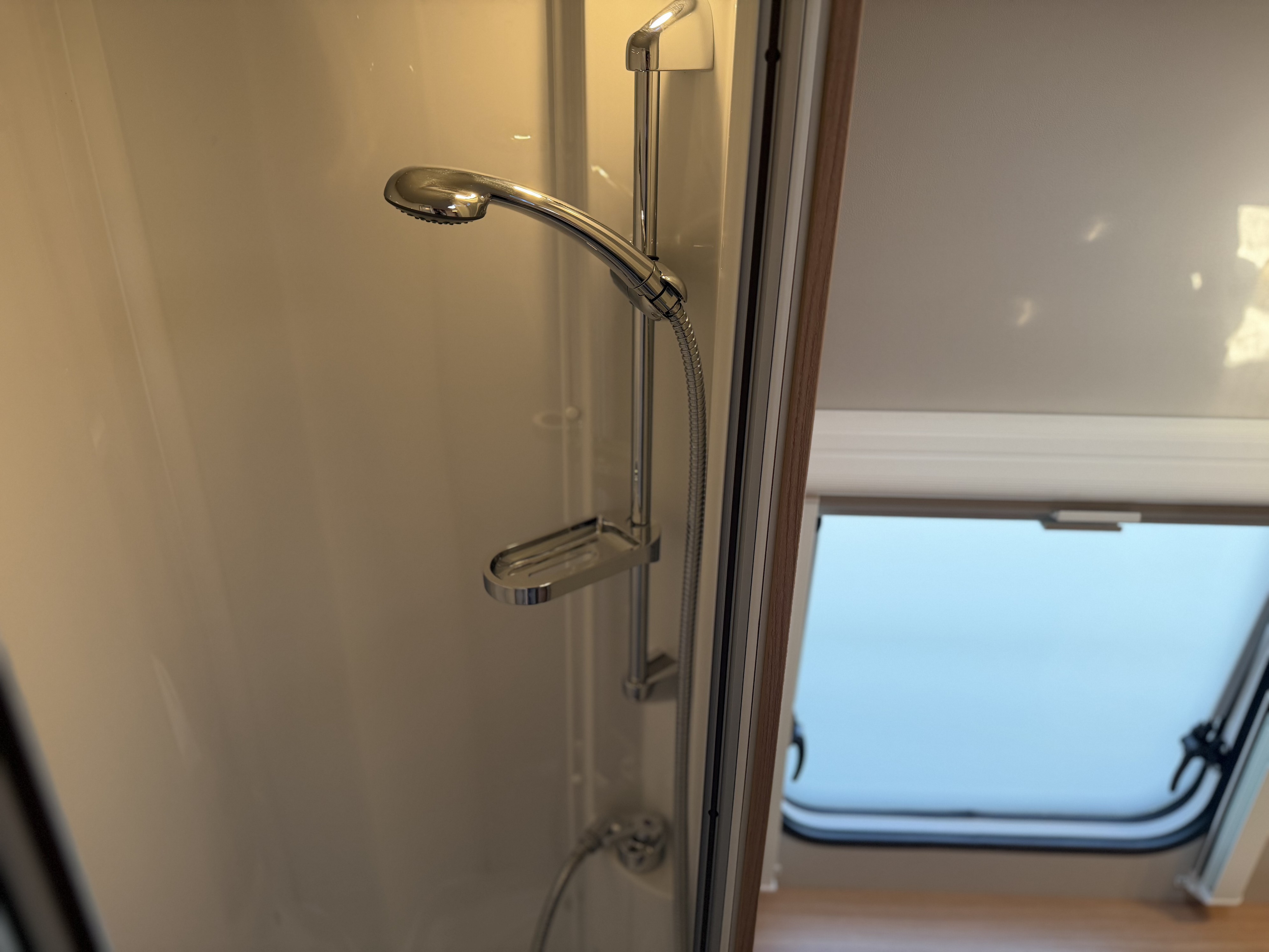 KNAUS SUDWIND 580 QS Black Selection