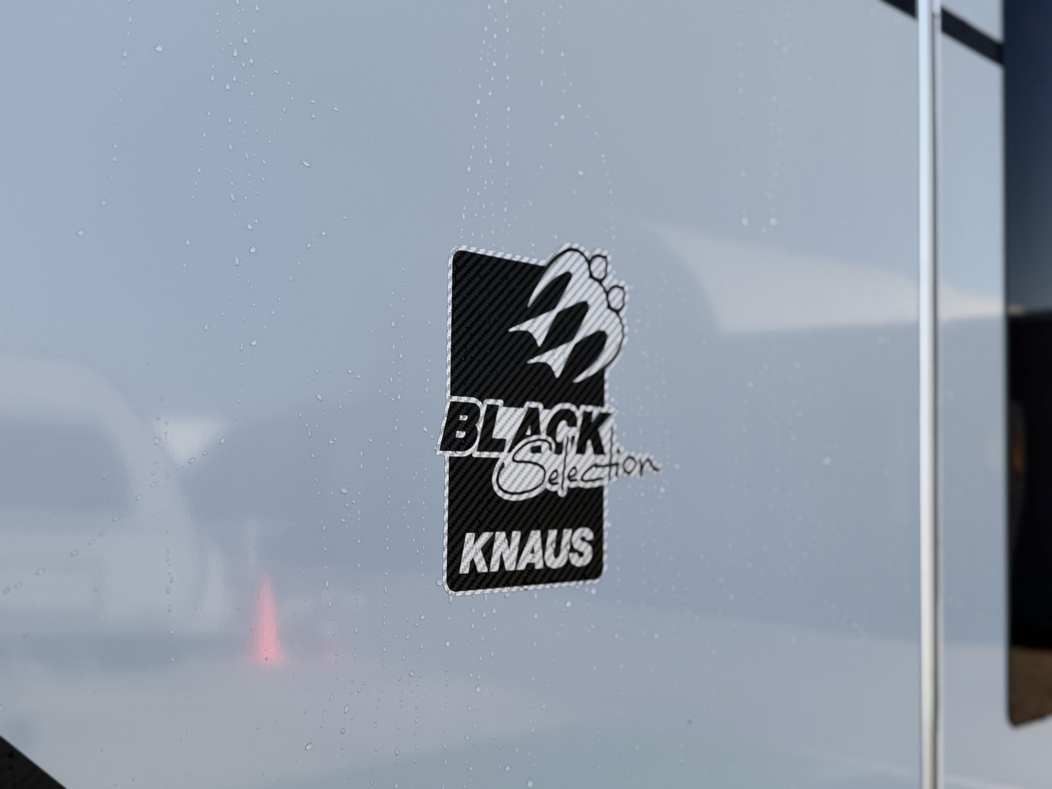 KNAUS SUDWIND 580 UF Black Selection