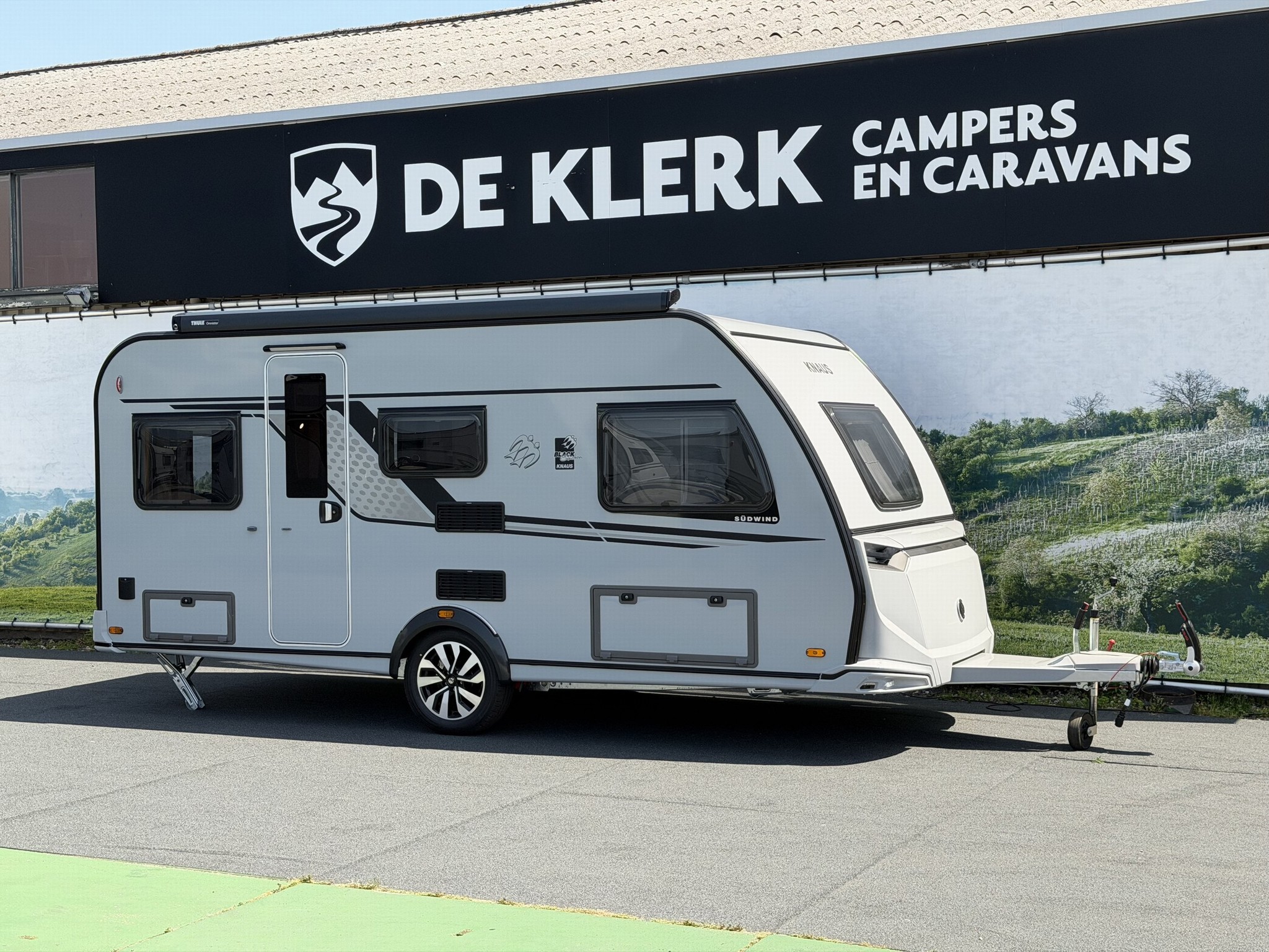 KNAUS SUDWIND 460 EU Black Selection