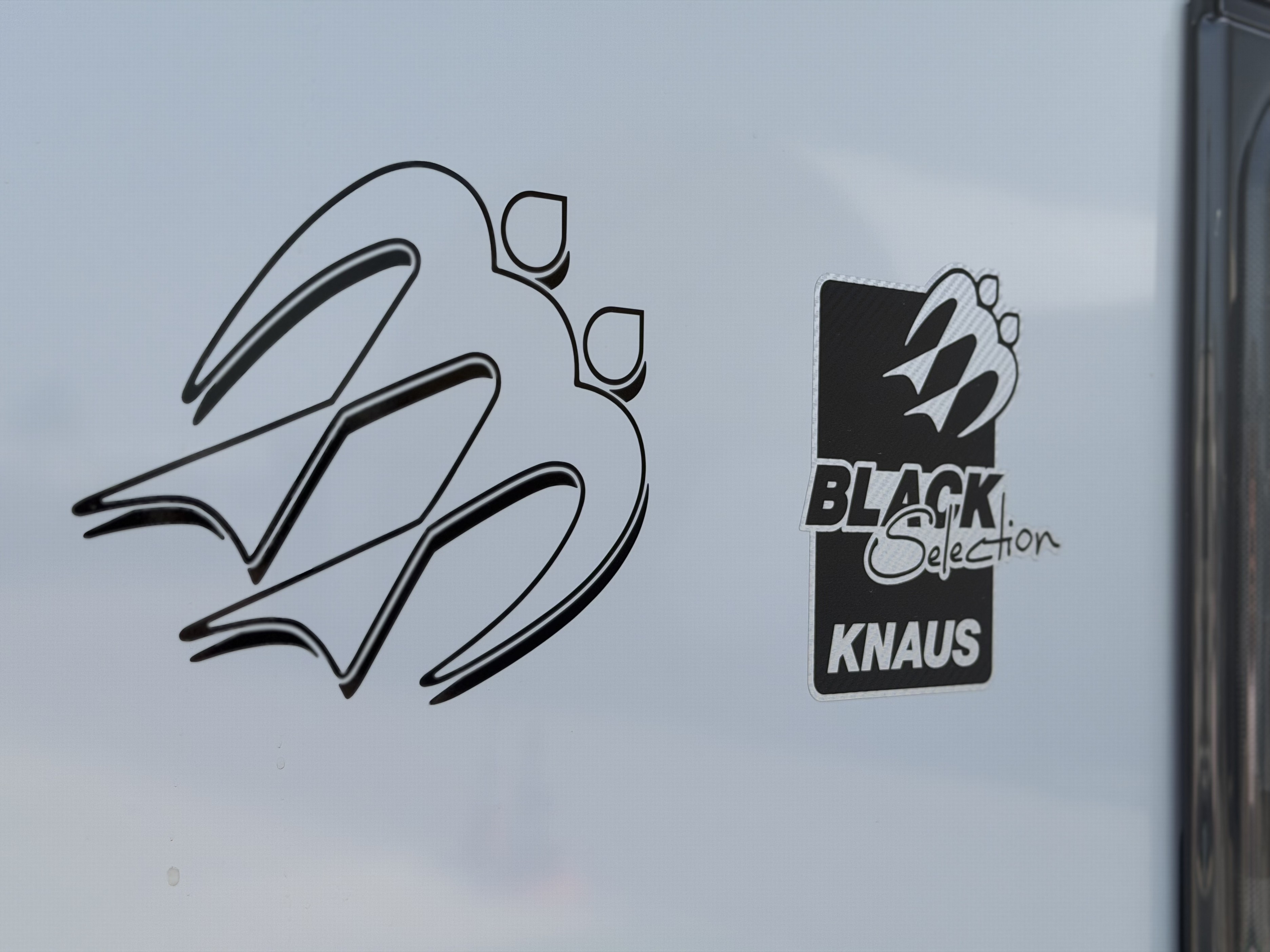 KNAUS SUDWIND 460 EU Black Selection