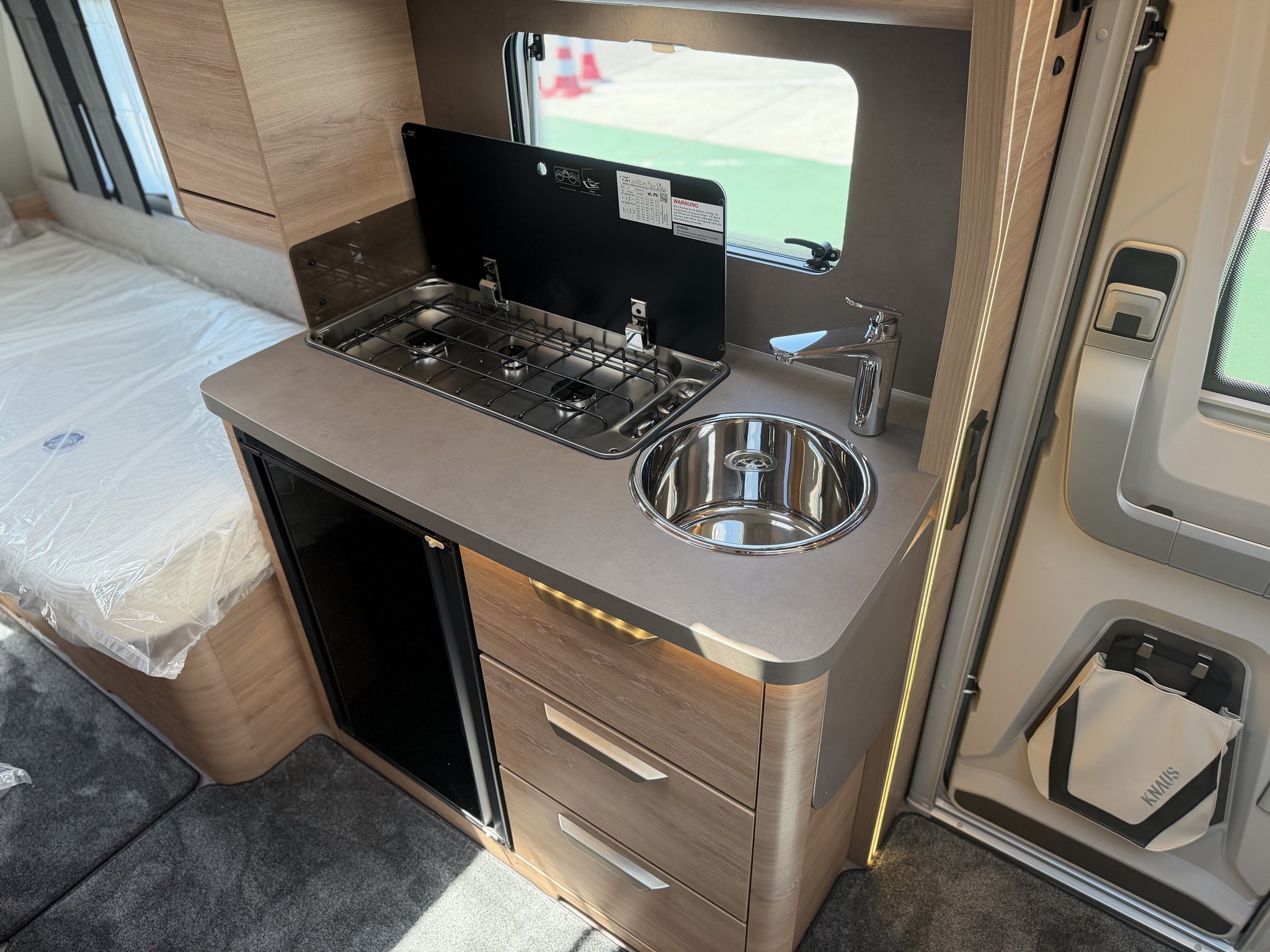 KNAUS SUDWIND 460 EU Black Selection