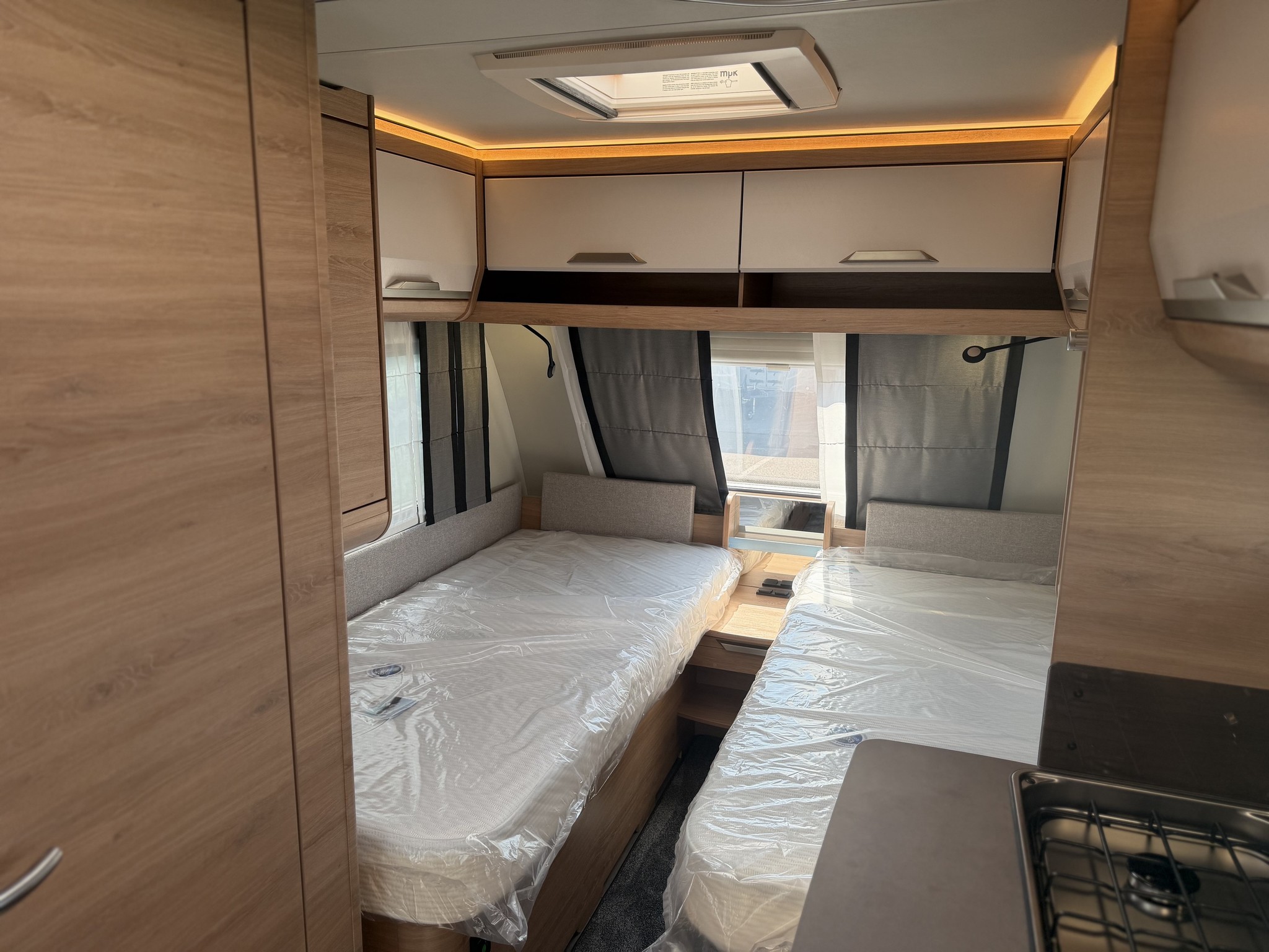 KNAUS SUDWIND 460 EU Black Selection