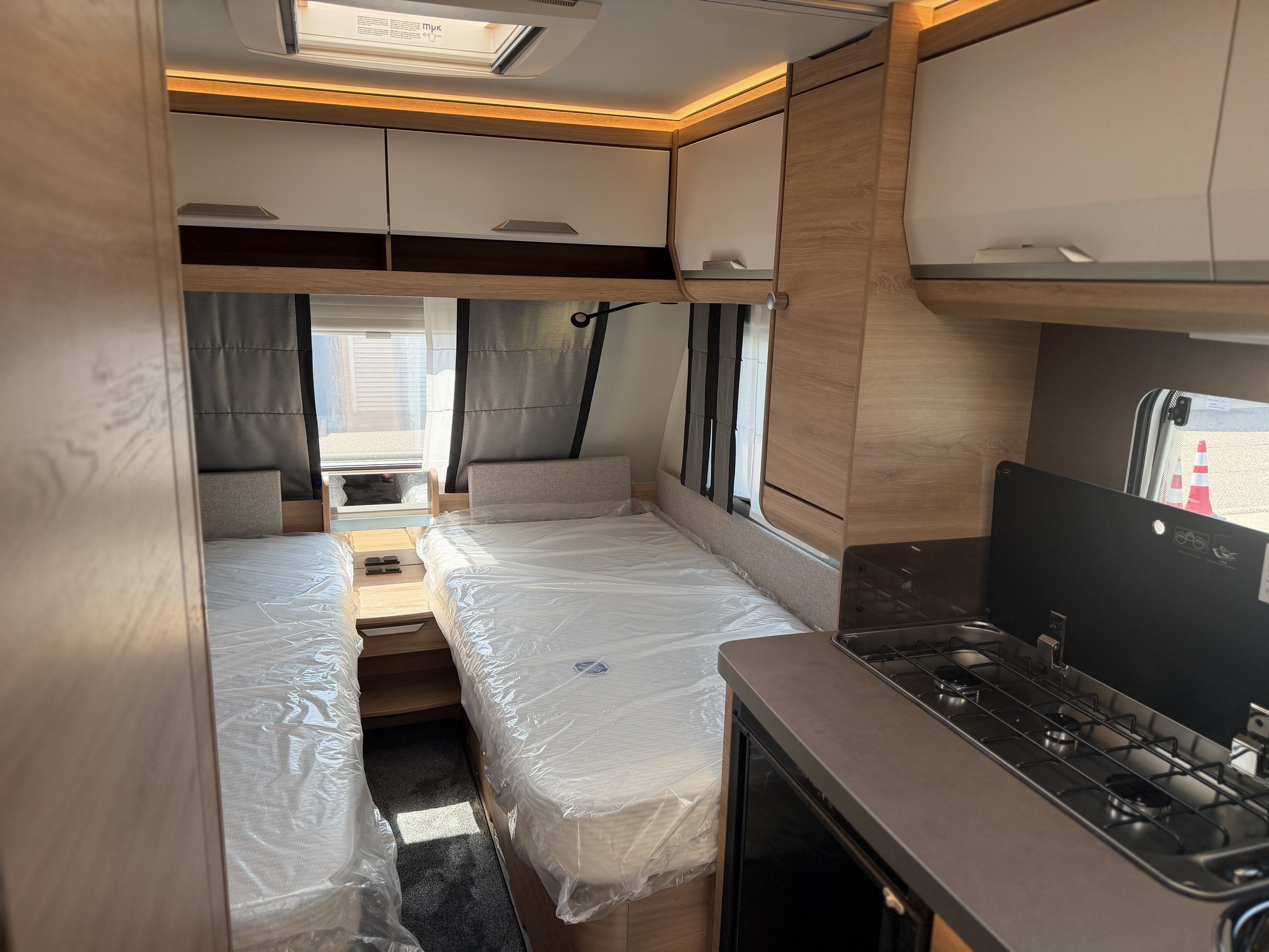 KNAUS SUDWIND 460 EU Black Selection