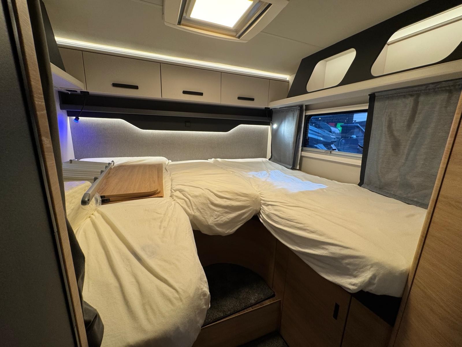 KNAUS Live Wave 650 MEG Black Select