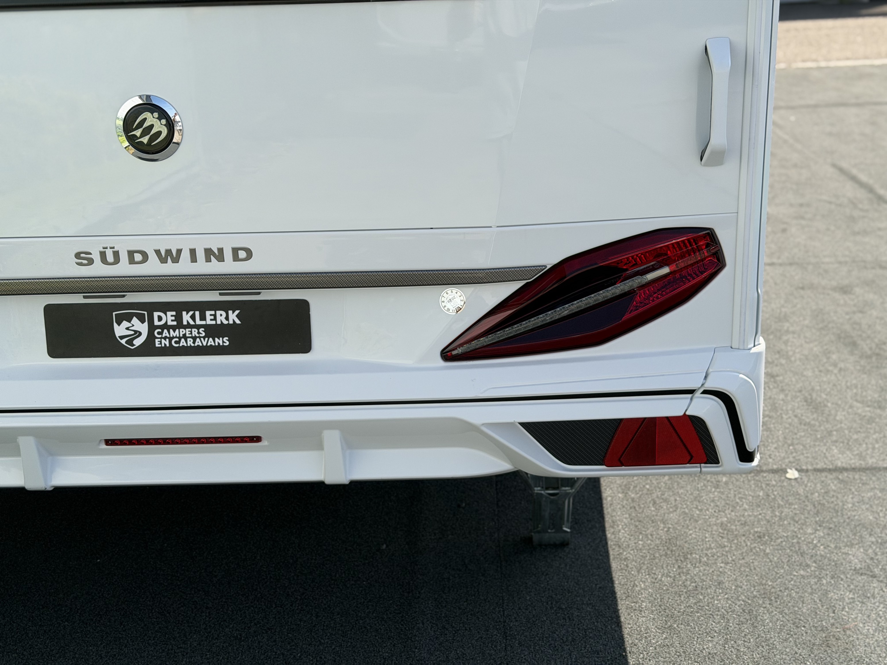 KNAUS SUDWIND 460 EU Black Selection