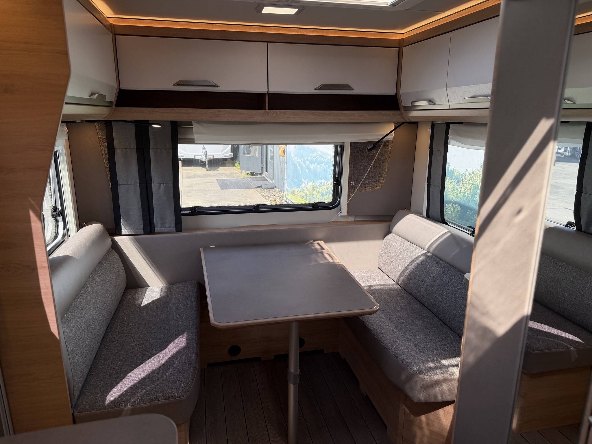 KNAUS SUDWIND 460 EU Black Selection