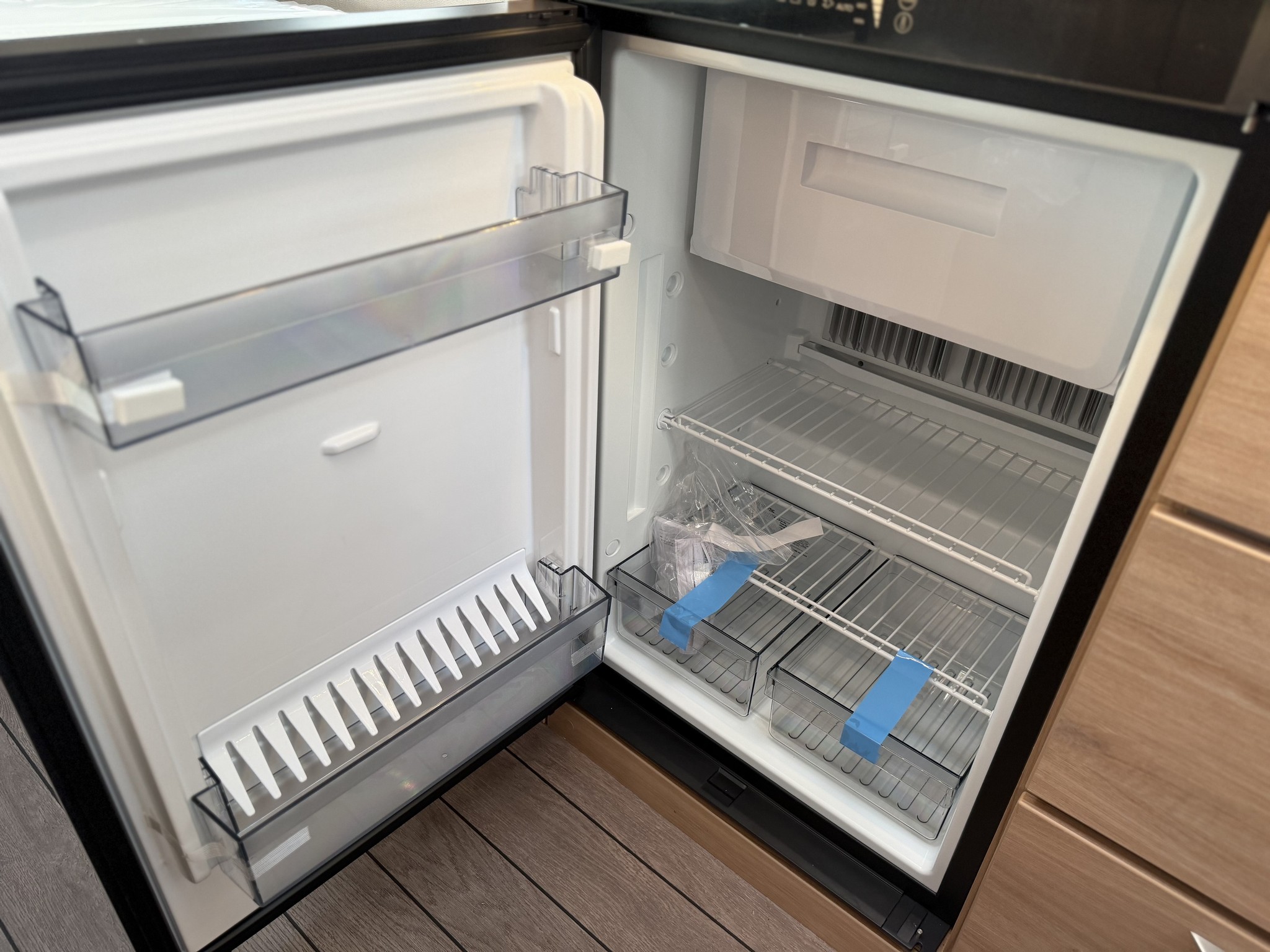 KNAUS SUDWIND 460 EU Black Selection