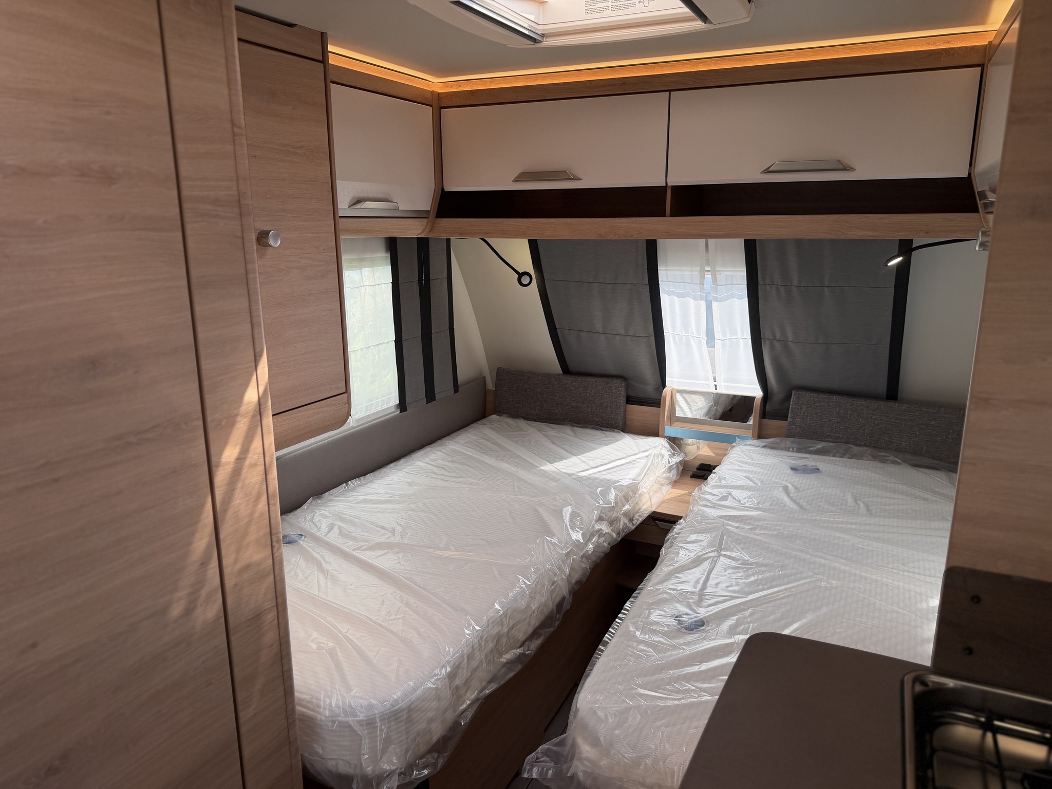 KNAUS SUDWIND 460 EU Black Selection