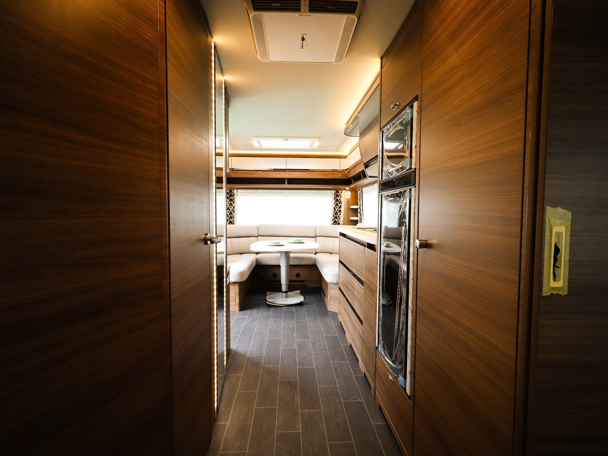 TABBERT PUCCINI 685 DF Showroomuitverk