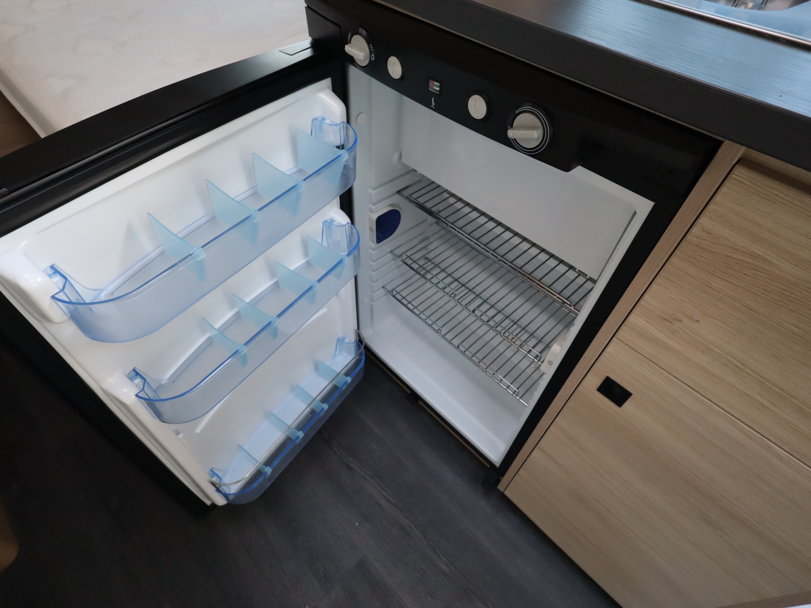 CARAVELAIR ANTARES 450  Titanium