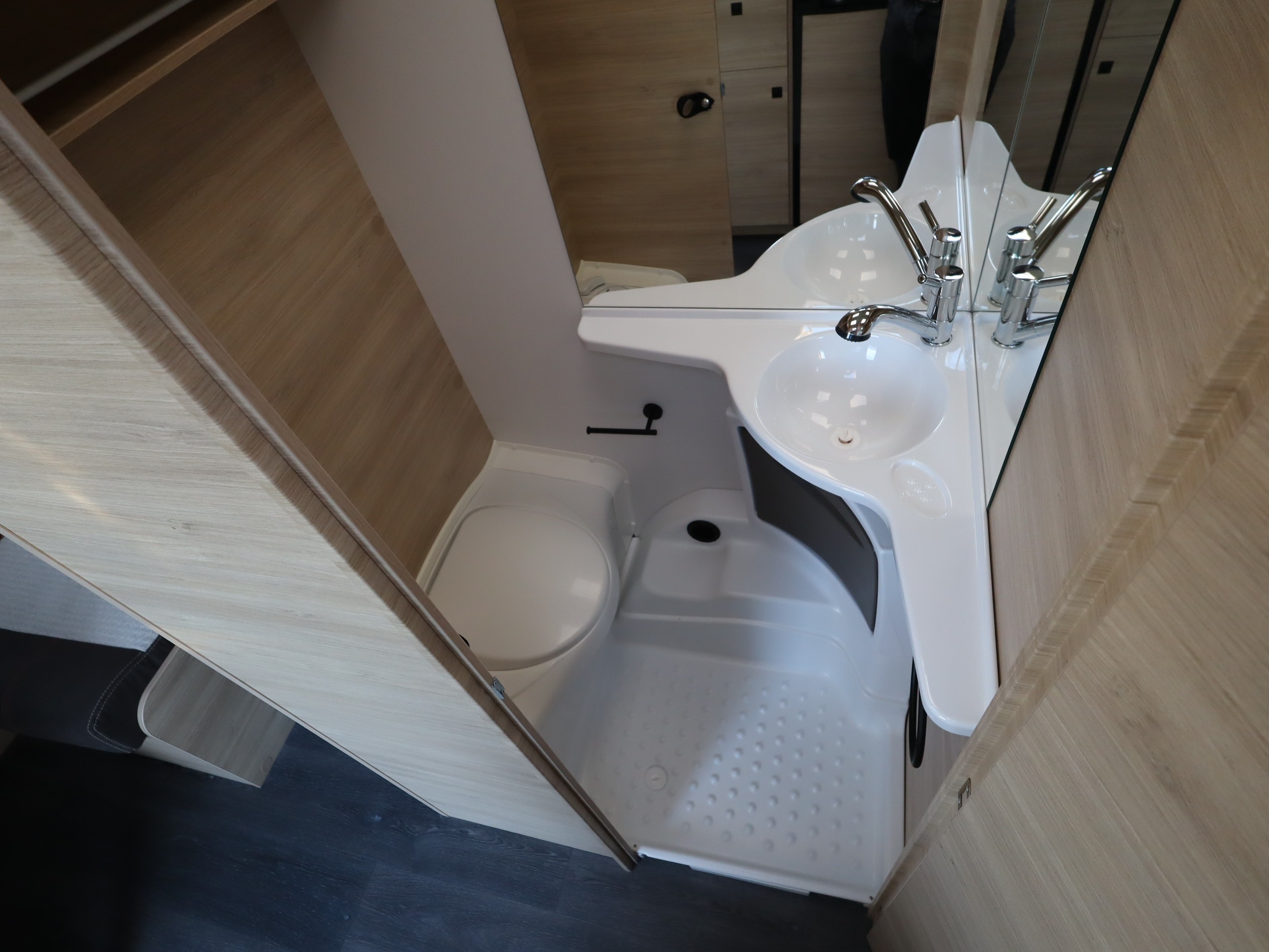 CARAVELAIR ANTARES 450  Titanium