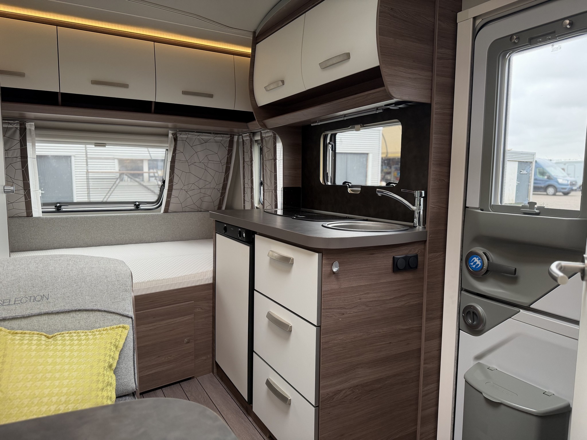 KNAUS SPORT 400 QD Silver Selection