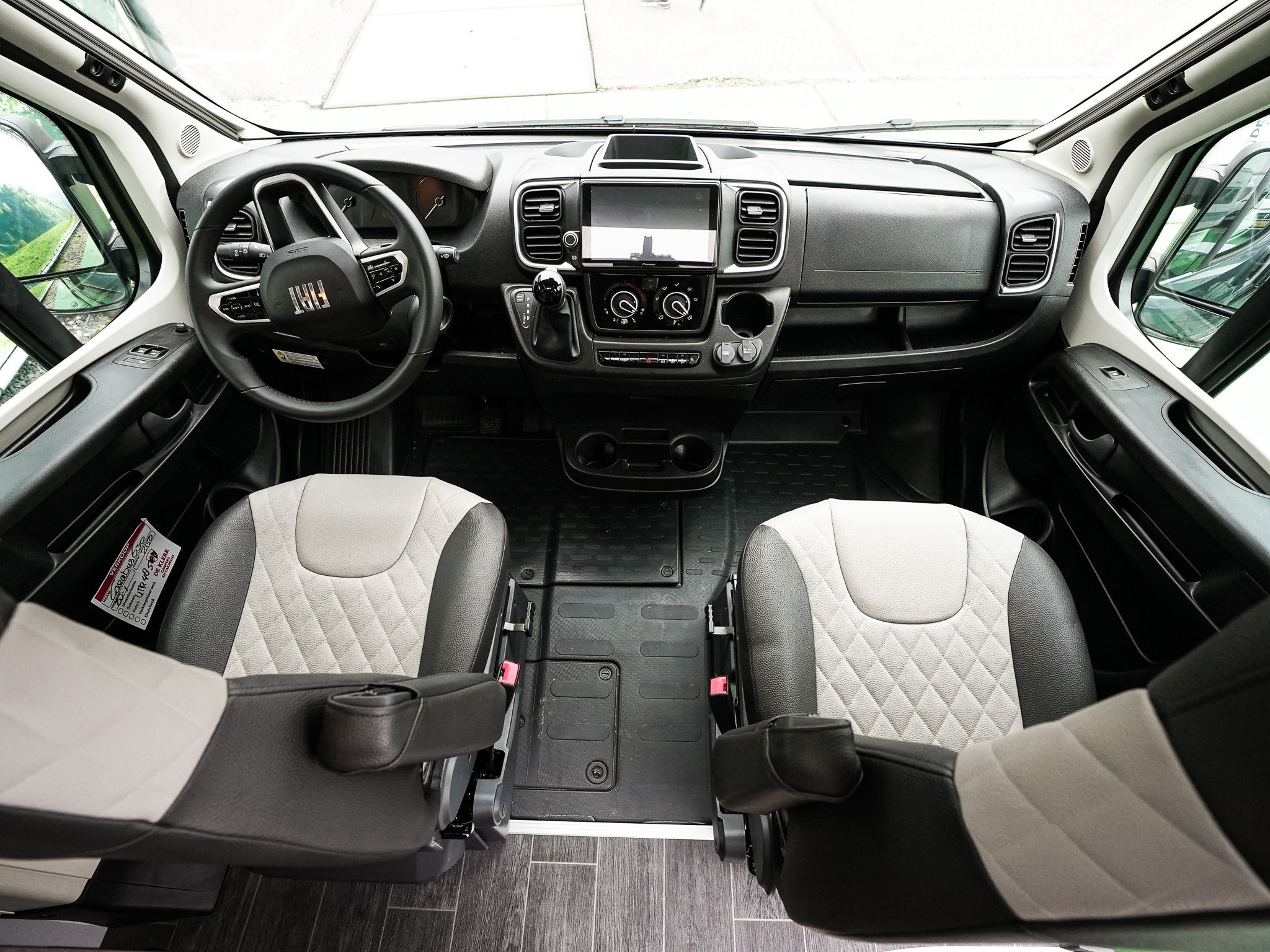 WEINSBERG CaraBus Grey 630 ME Edit. Fire