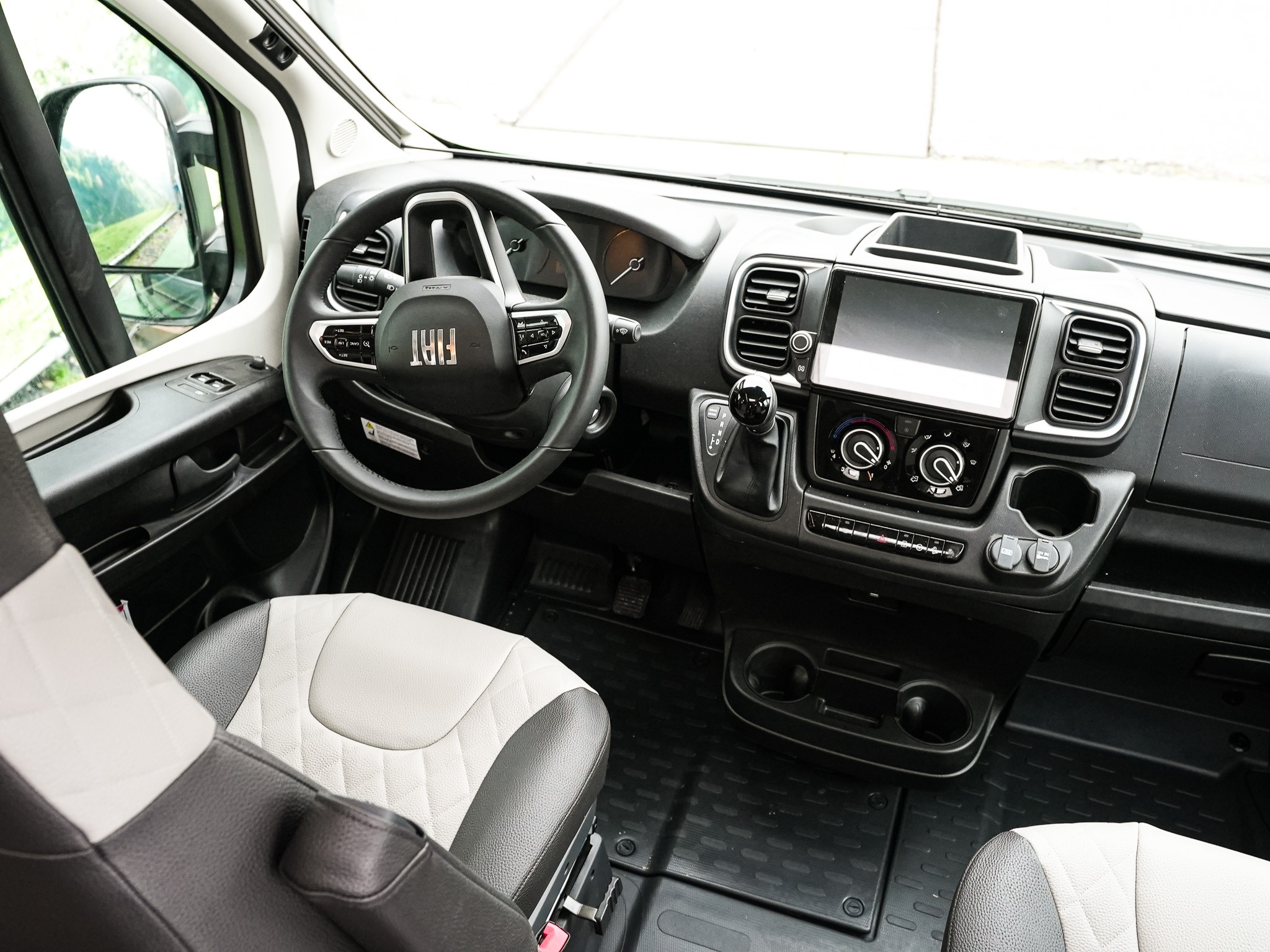 WEINSBERG CaraBus Grey 630 ME Edit. Fire